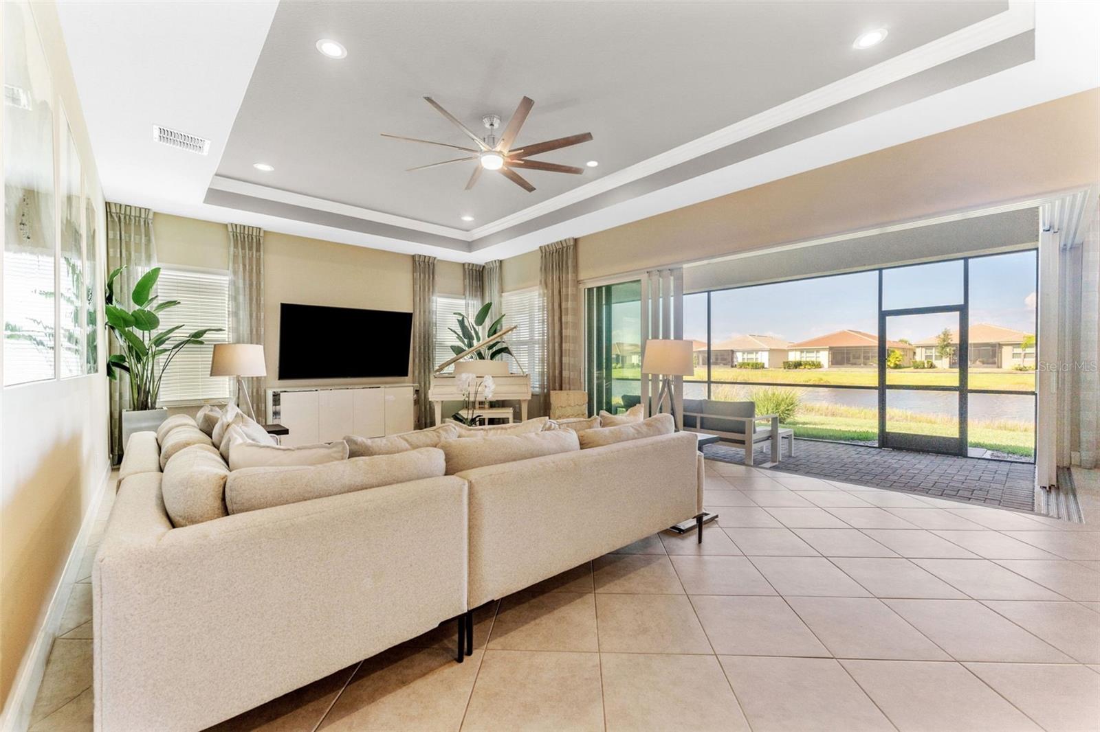 Image 11 of 68 For 15528 Corona Del Mar Drive