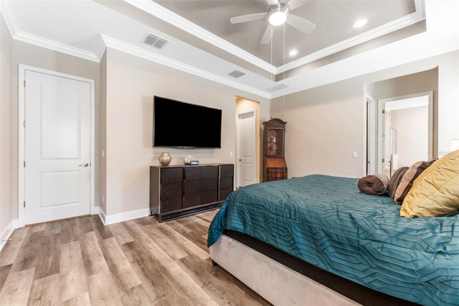 Image 21 of 68 For 15528 Corona Del Mar Drive