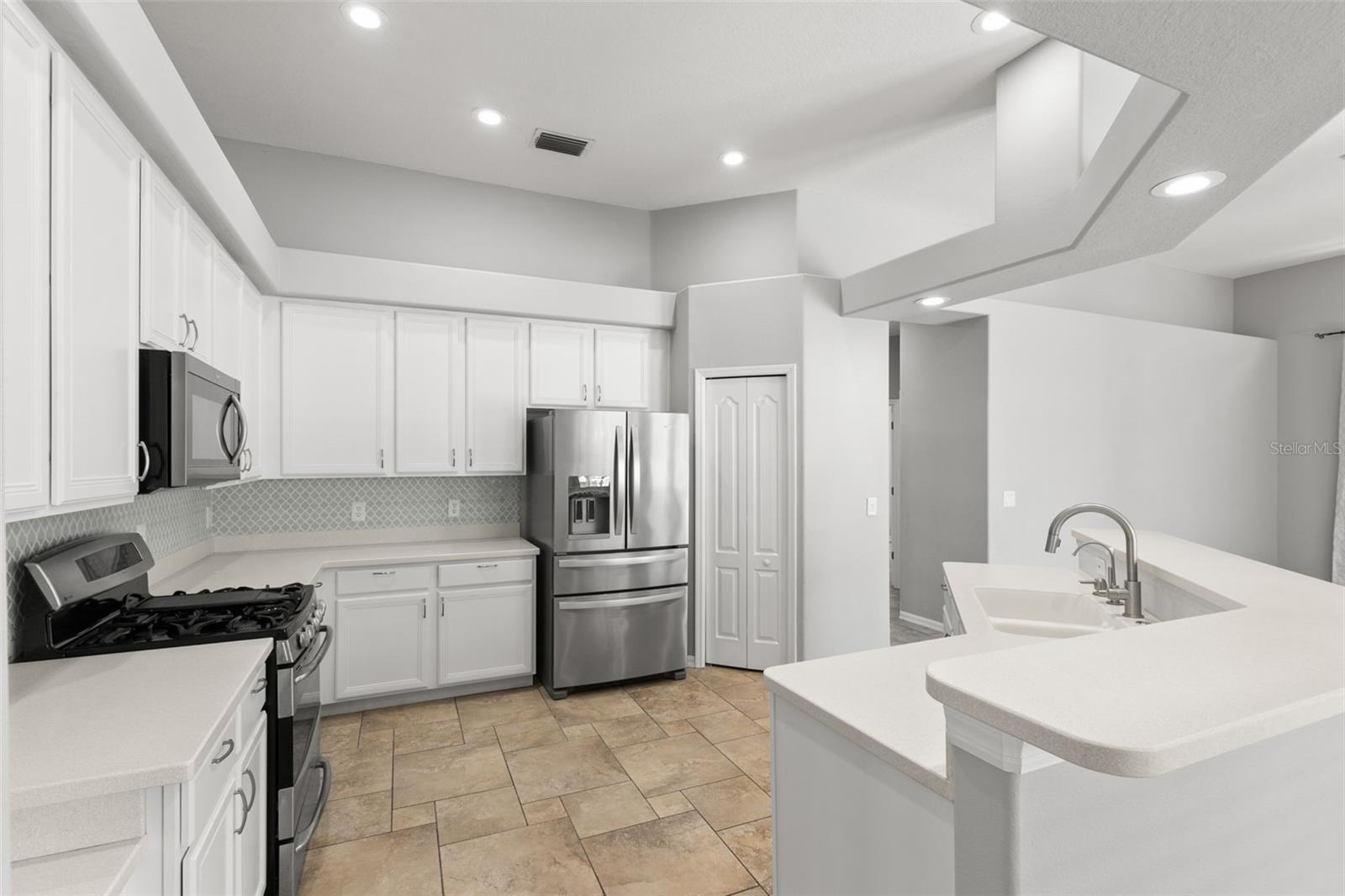 Image 5 of 18 For 11934 Wandsworth Drive