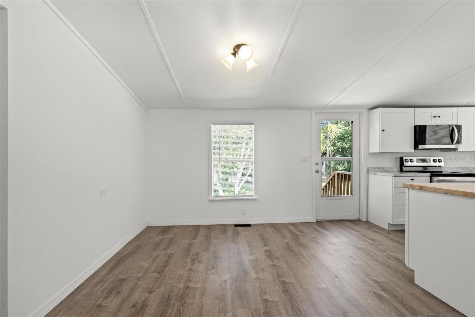 Image 14 of 42 For 4926 Meadow Street