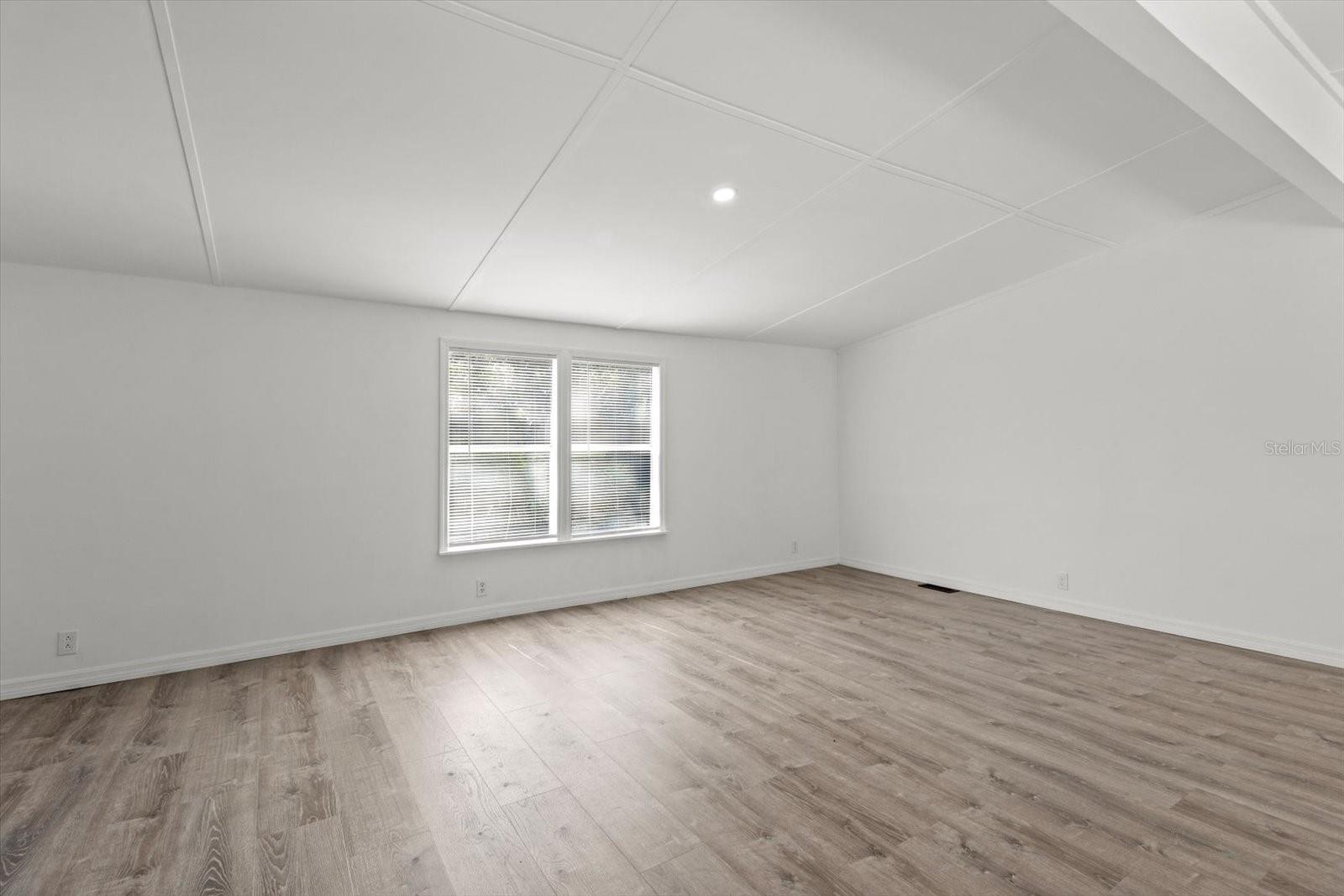 Image 16 of 42 For 4926 Meadow Street