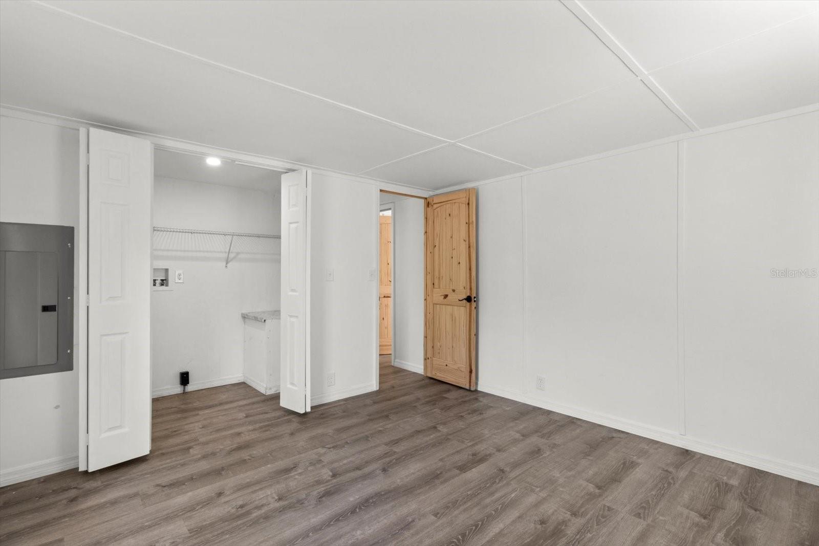 Image 21 of 42 For 4926 Meadow Street