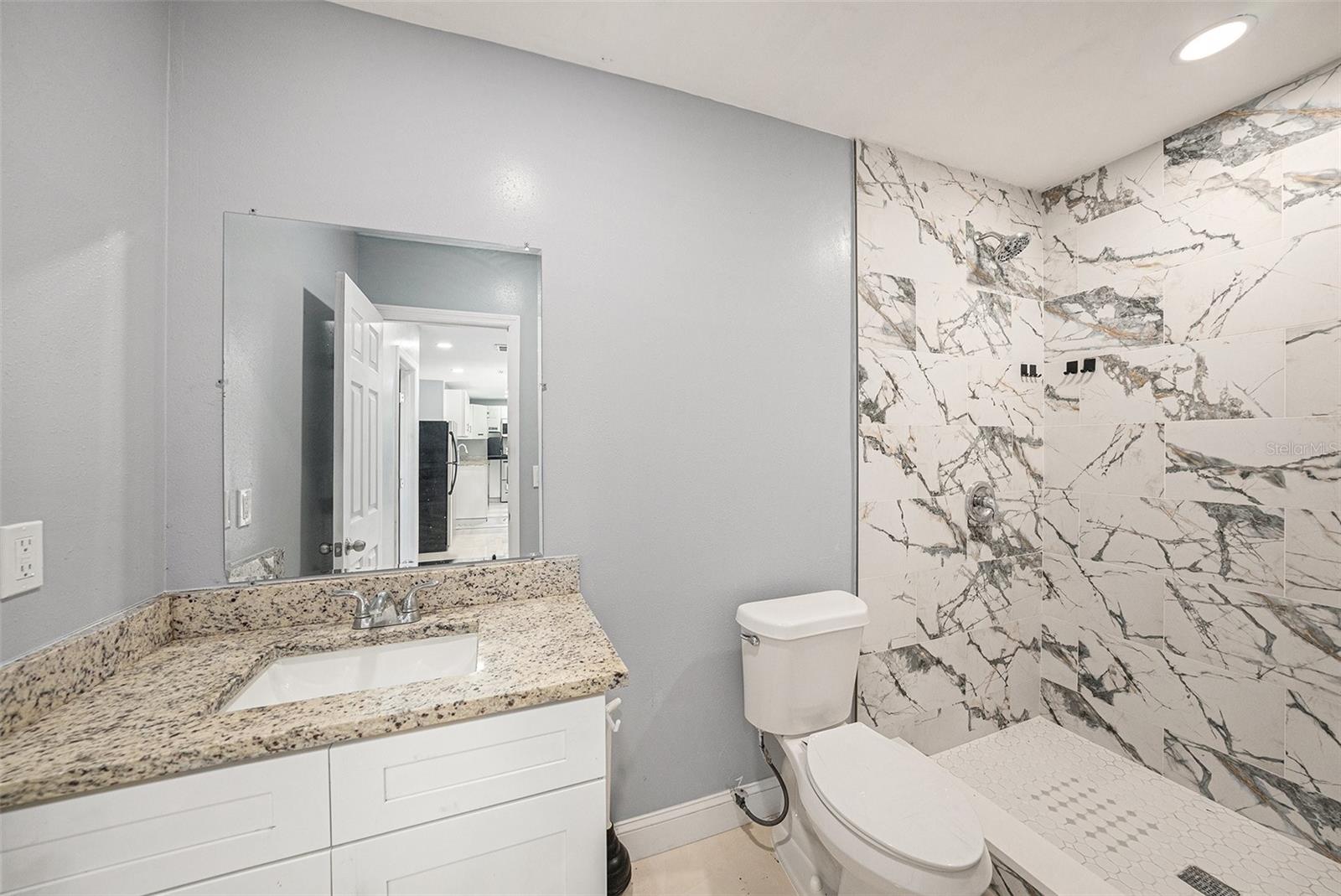 Listing photo id 10 for 5012 Troydale Road