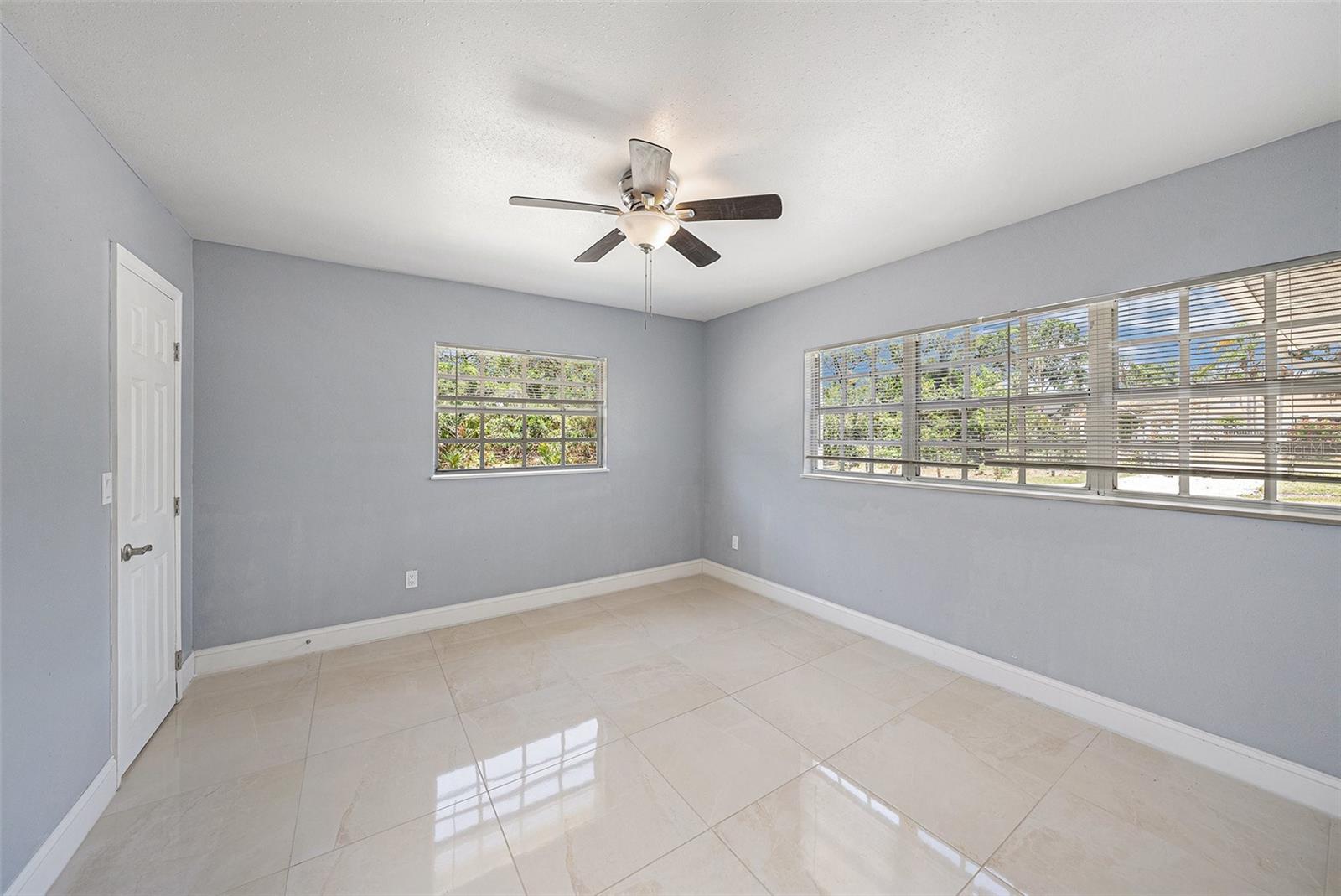 Listing photo id 12 for 5012 Troydale Road