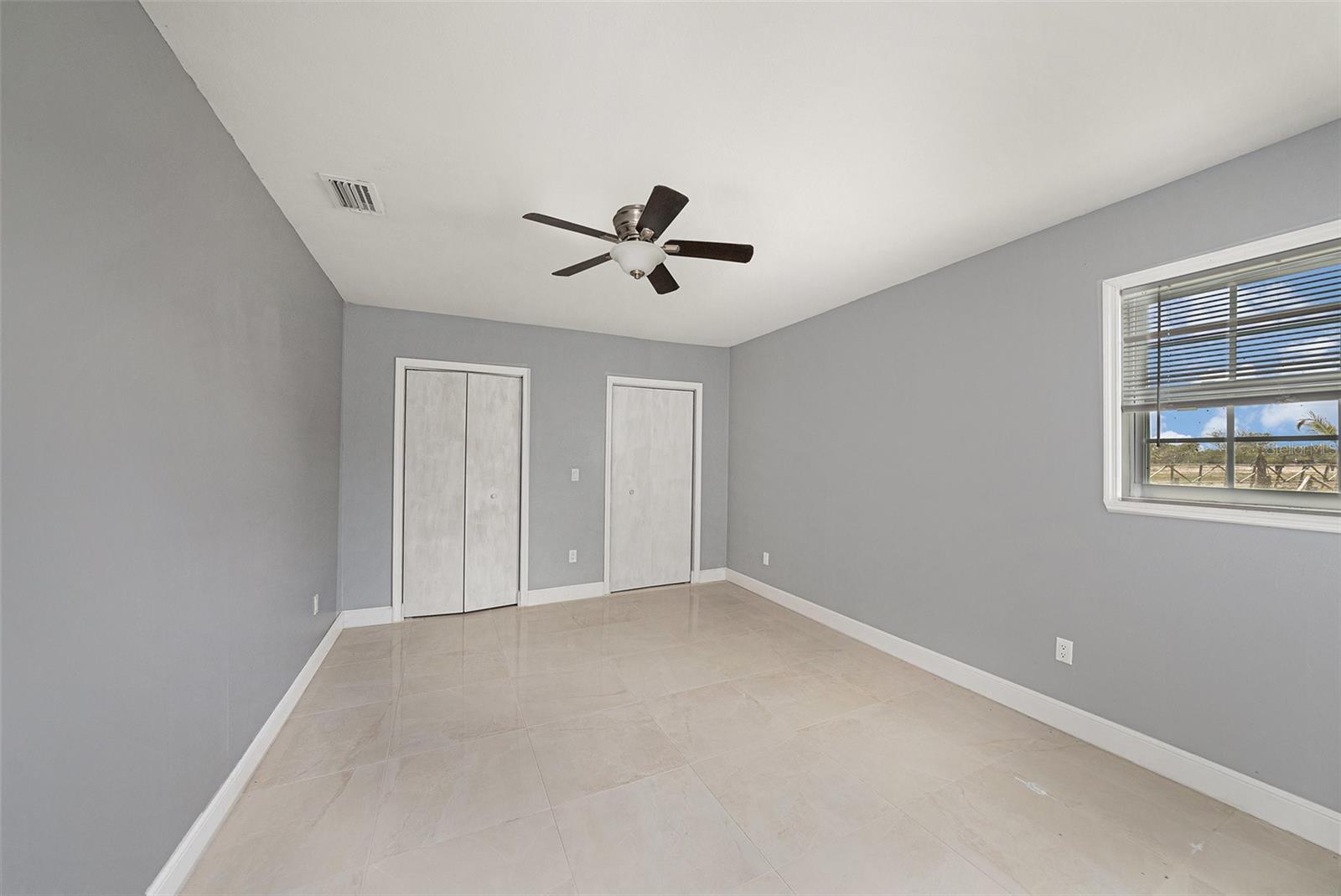 Listing photo id 16 for 5012 Troydale Road