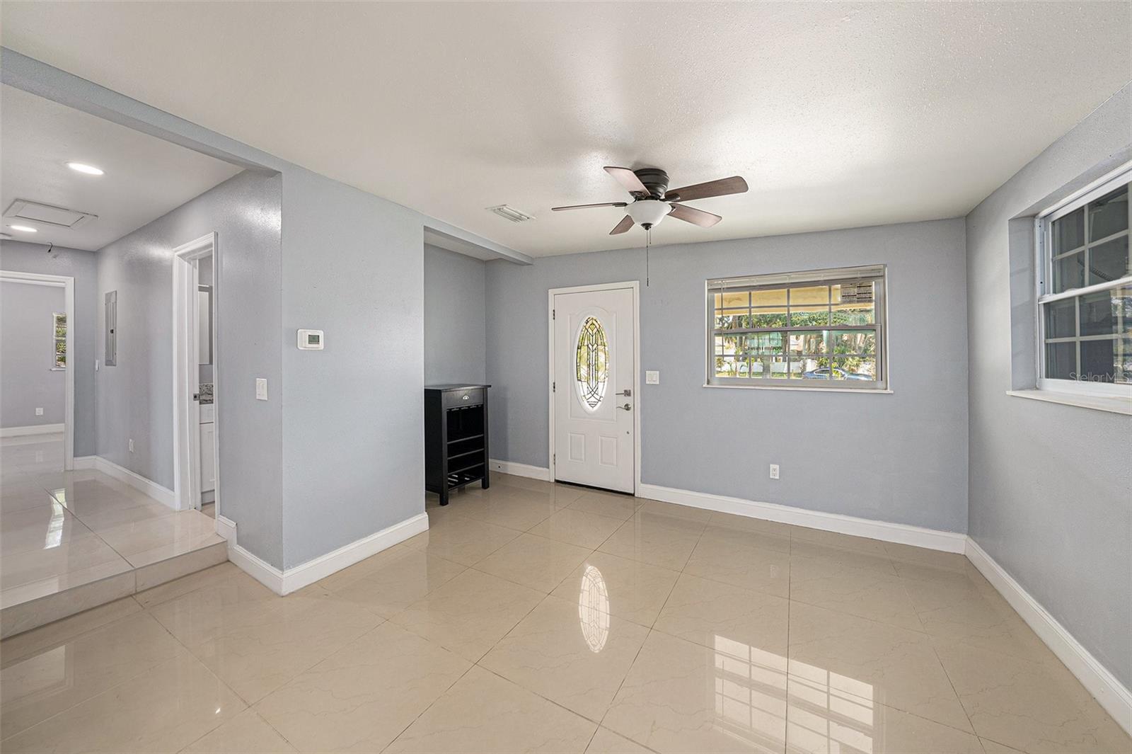 Listing photo id 2 for 5012 Troydale Road