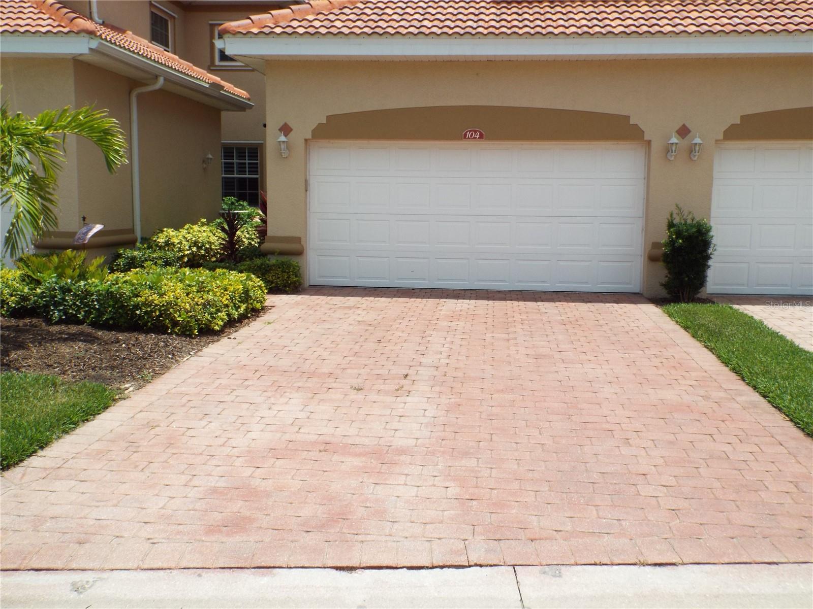 Image 2 of 34 For 13860 Avon Park Circle 104