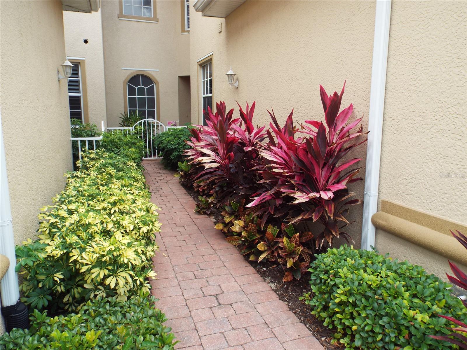 Image 3 of 34 For 13860 Avon Park Circle 104