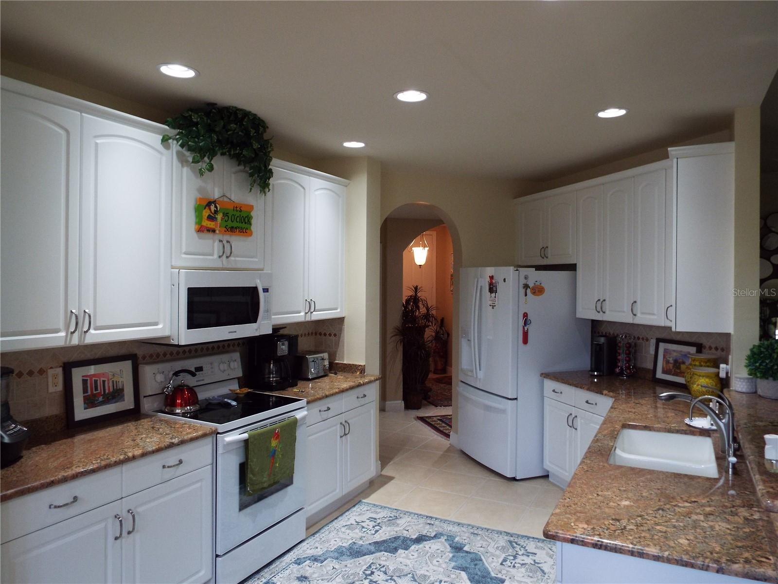 Image 5 of 34 For 13860 Avon Park Circle 104