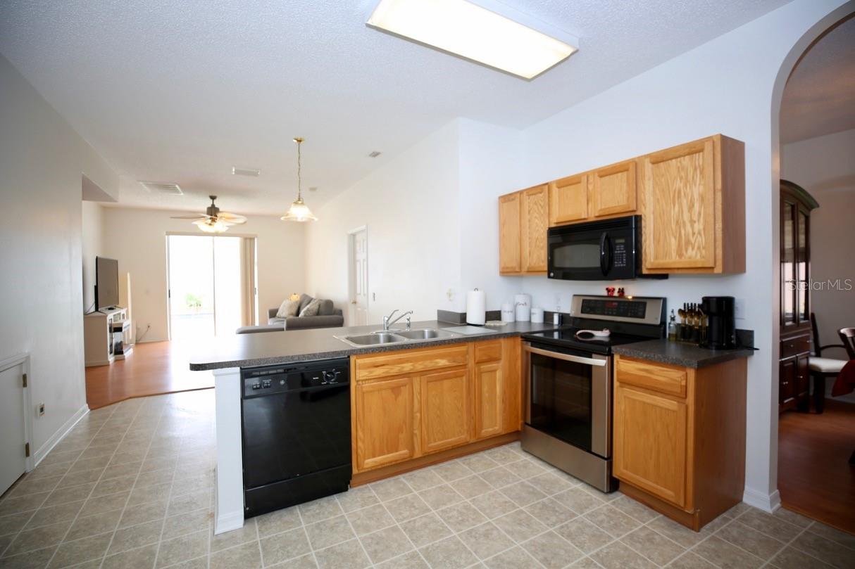 Image 7 of 47 For 4535 Gateway Boulevard