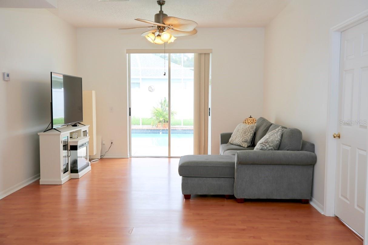 Image 8 of 47 For 4535 Gateway Boulevard