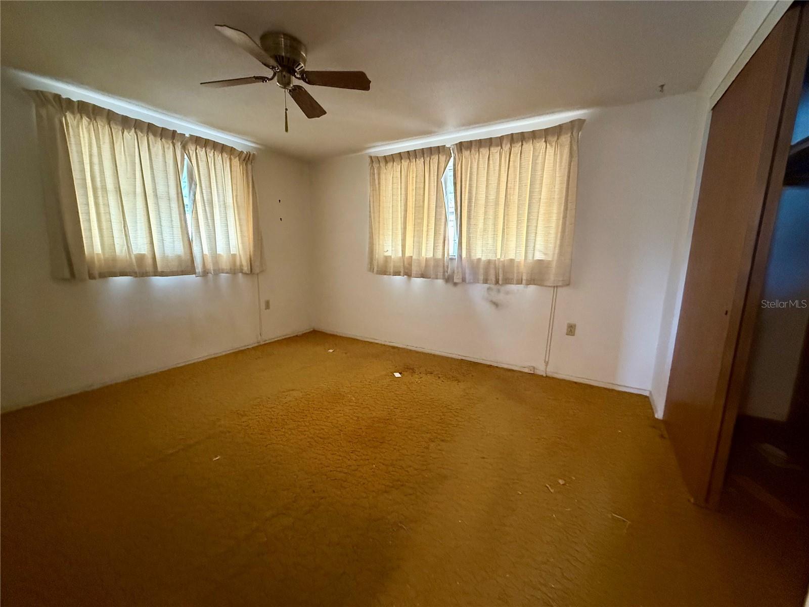Listing photo id 11 for 3035 Coldwell Drive