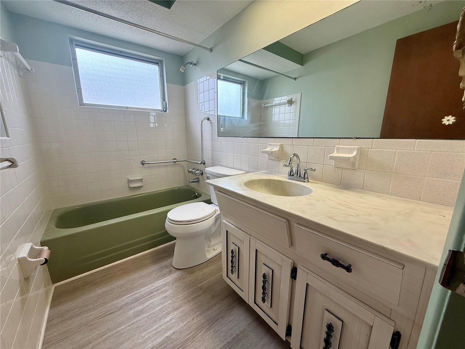 Listing photo id 13 for 3035 Coldwell Drive