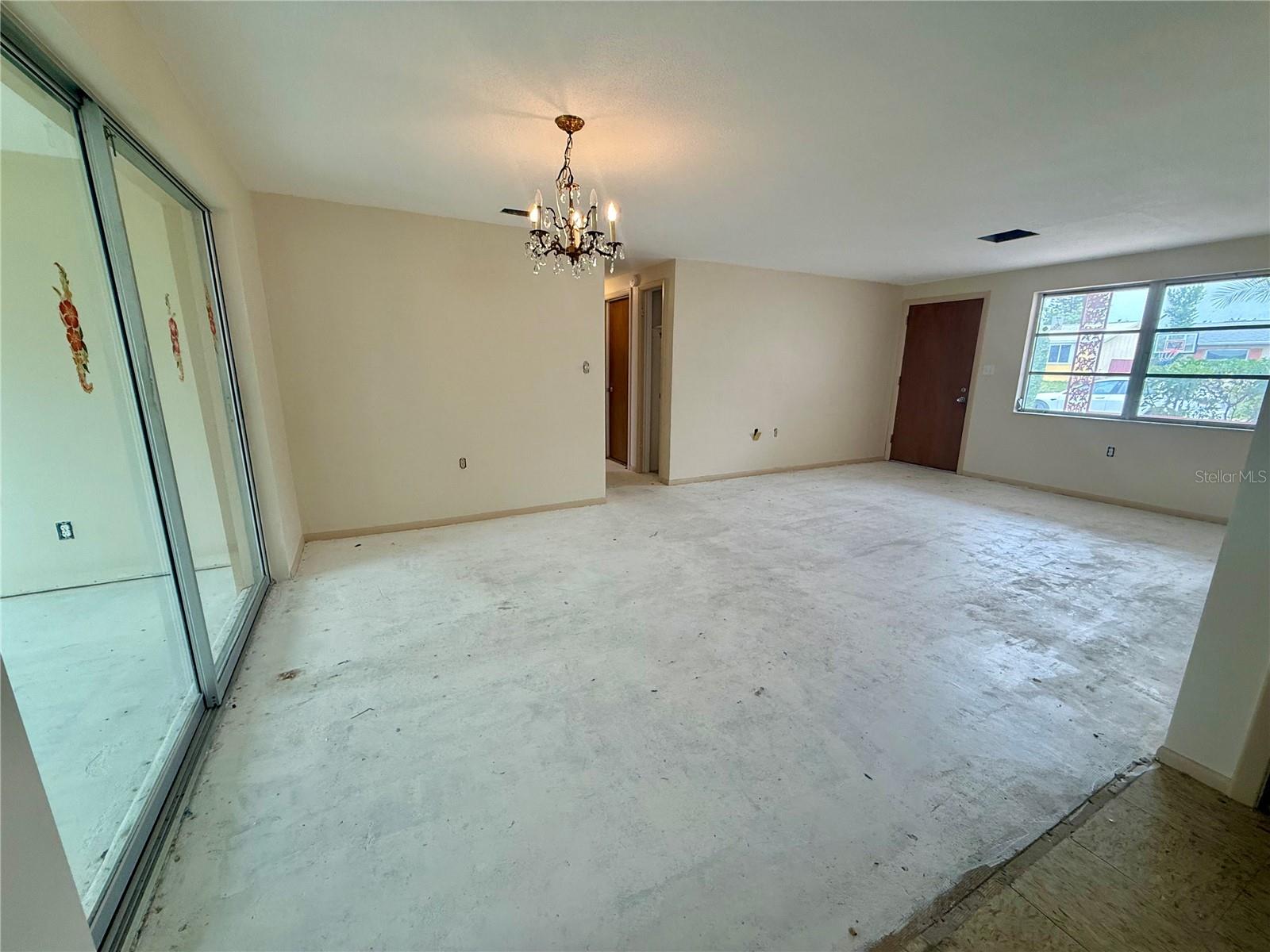 Listing photo id 3 for 3035 Coldwell Drive