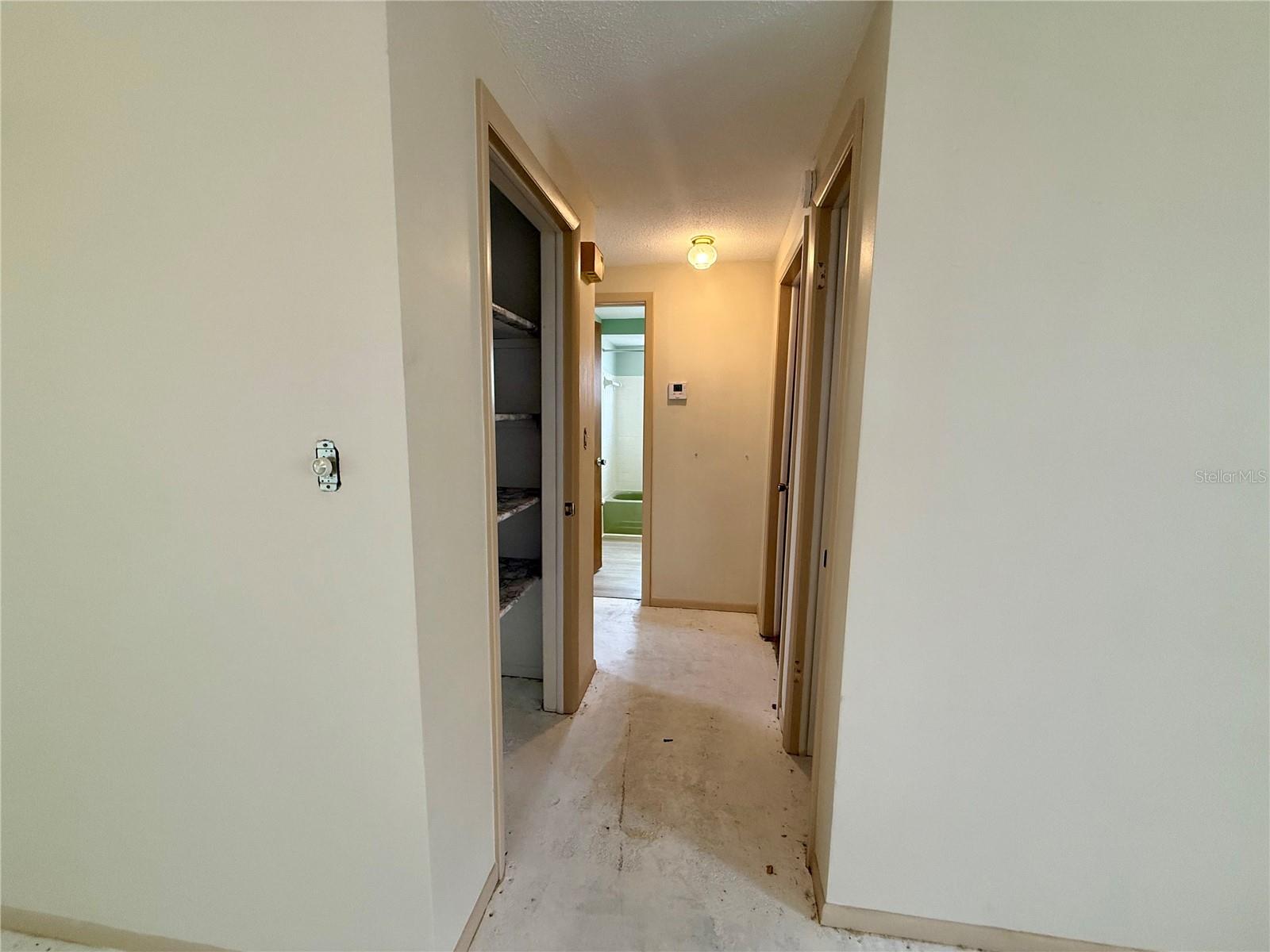 Listing photo id 6 for 3035 Coldwell Drive