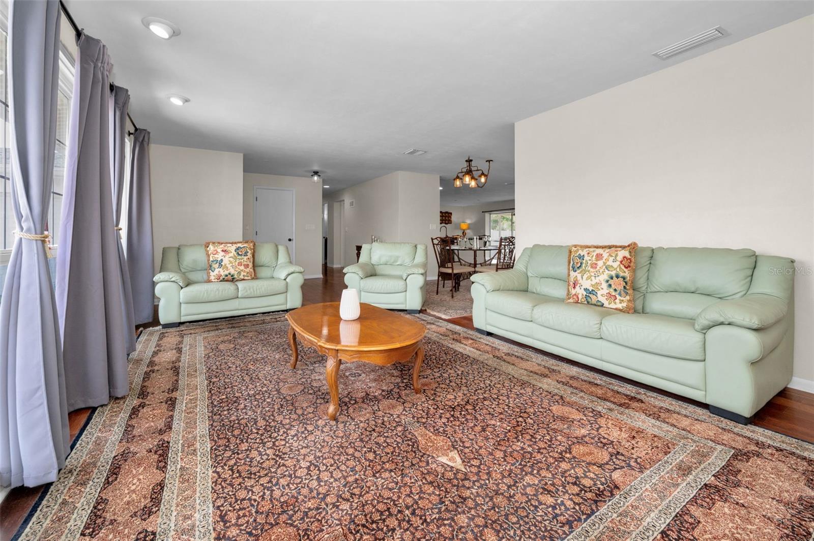 Image 11 of 76 For 14341 Passage Way