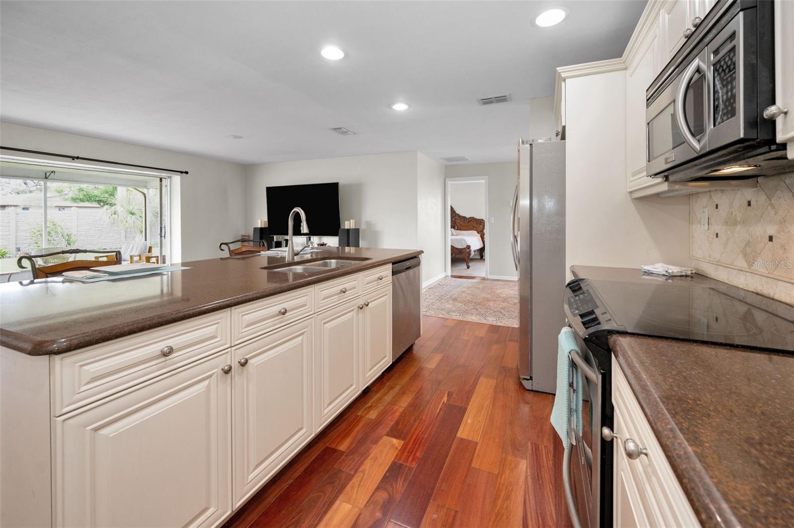 Image 18 of 76 For 14341 Passage Way