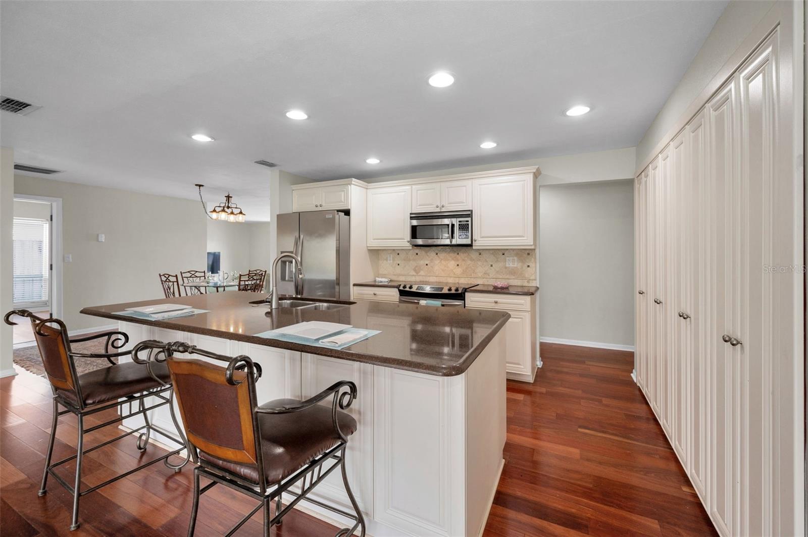 Image 19 of 76 For 14341 Passage Way