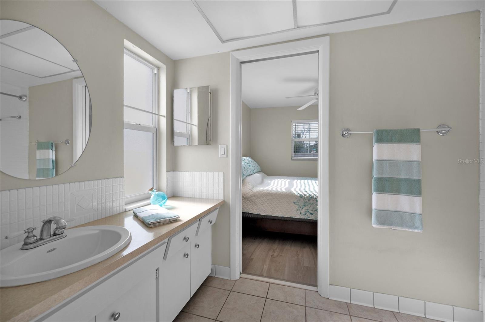 Image 41 of 76 For 14341 Passage Way