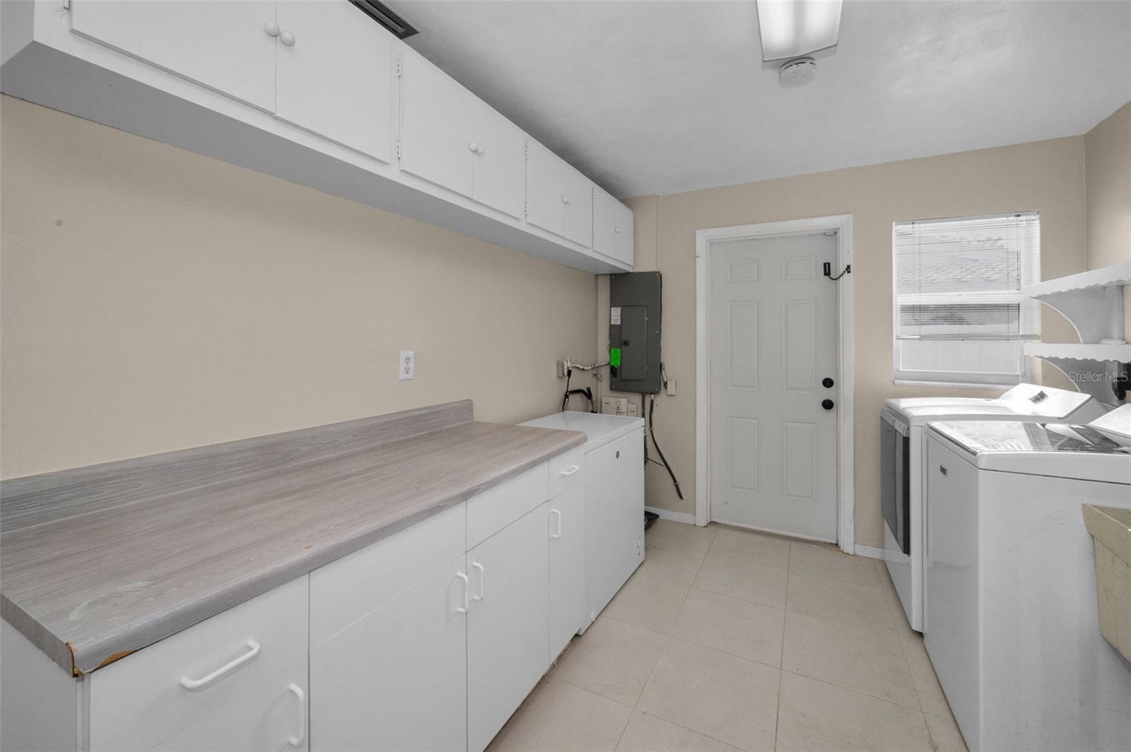 Image 48 of 76 For 14341 Passage Way
