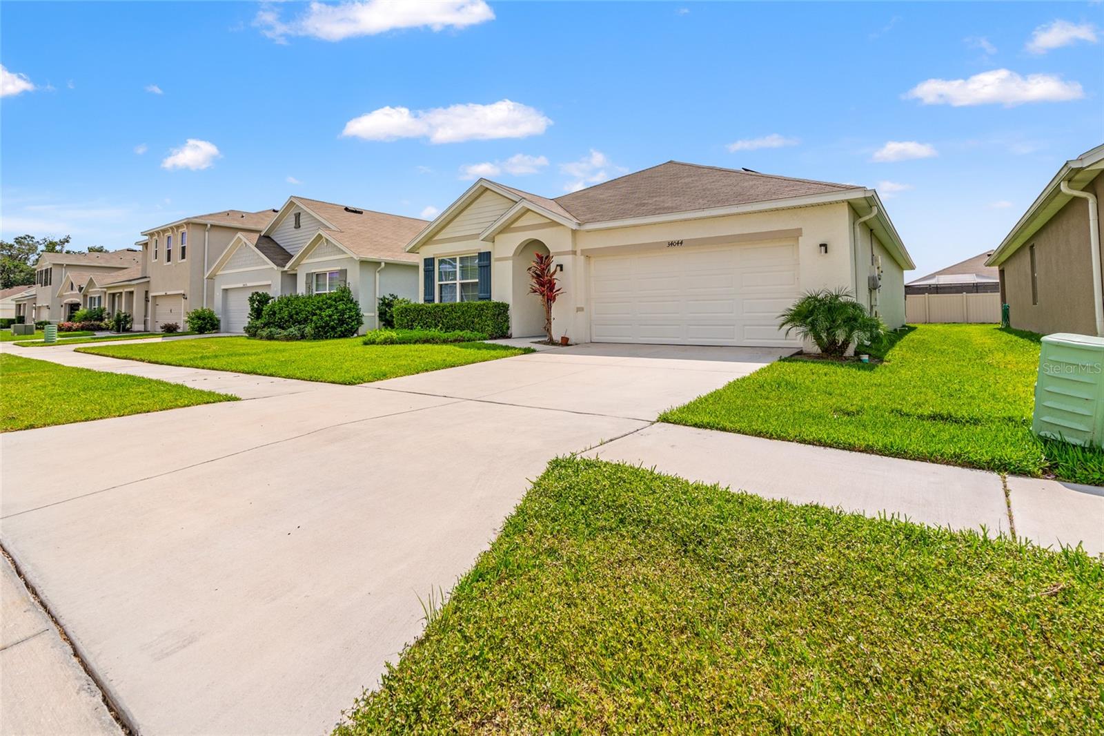 Image 2 of 34 For 34044 Sorrel Mint Drive
