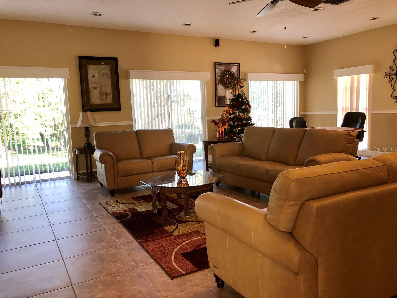 Listing photo id 18 for 1510 Mission Hills Boulevard 19-f