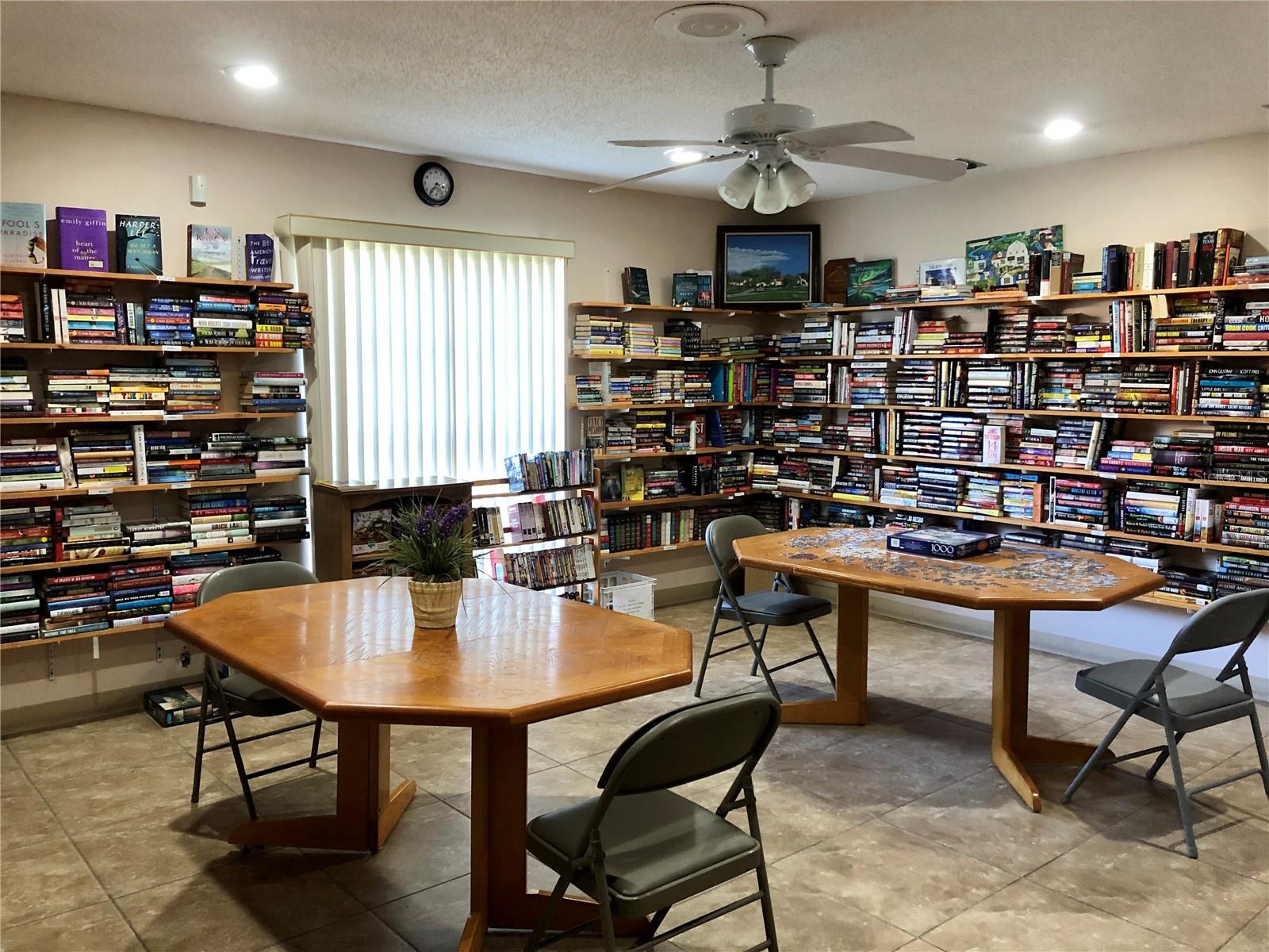 Listing photo id 22 for 1510 Mission Hills Boulevard 19-f