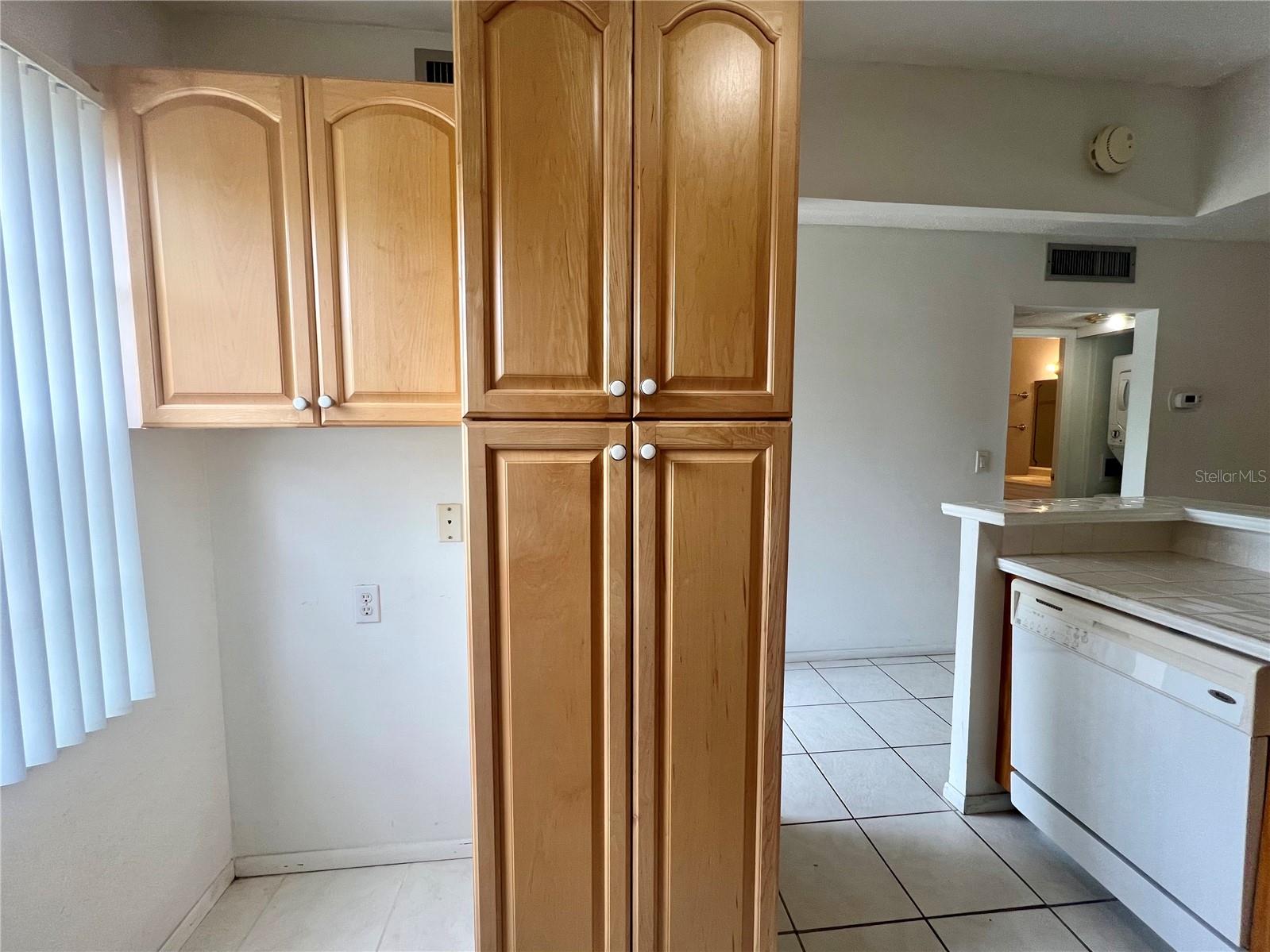 Listing photo id 3 for 1510 Mission Hills Boulevard 19-f