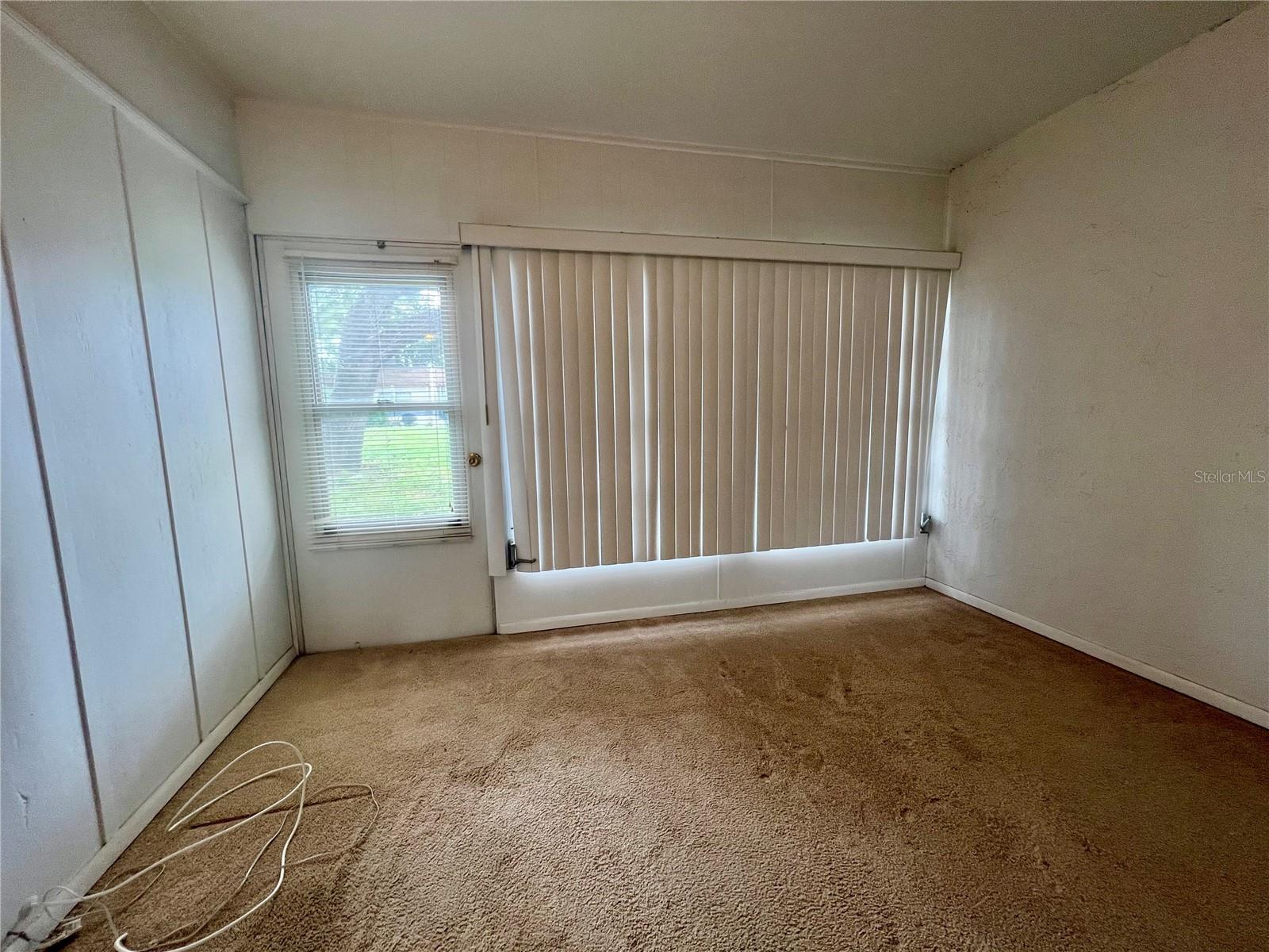 Listing photo id 6 for 1510 Mission Hills Boulevard 19-f