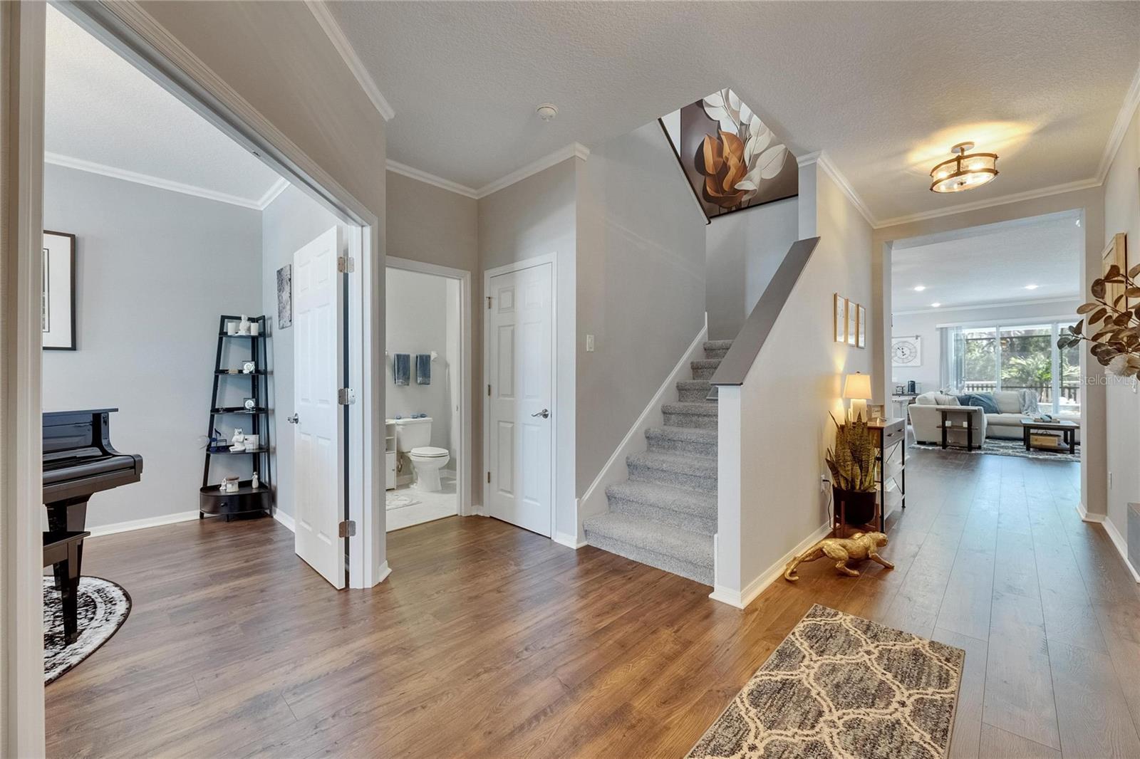 Listing photo id 10 for 5026 Bromeliad Avenue