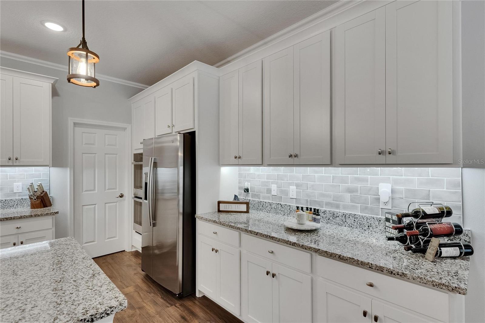 Listing photo id 26 for 5026 Bromeliad Avenue