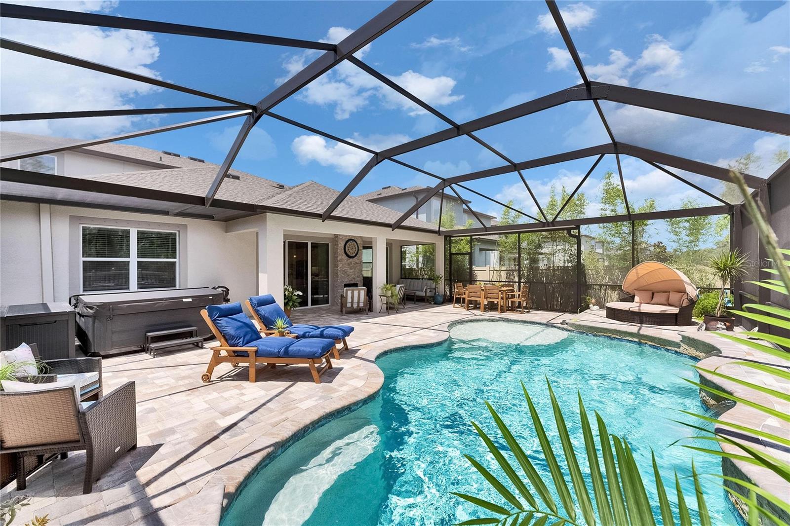 Listing photo id 1 for 5026 Bromeliad Avenue