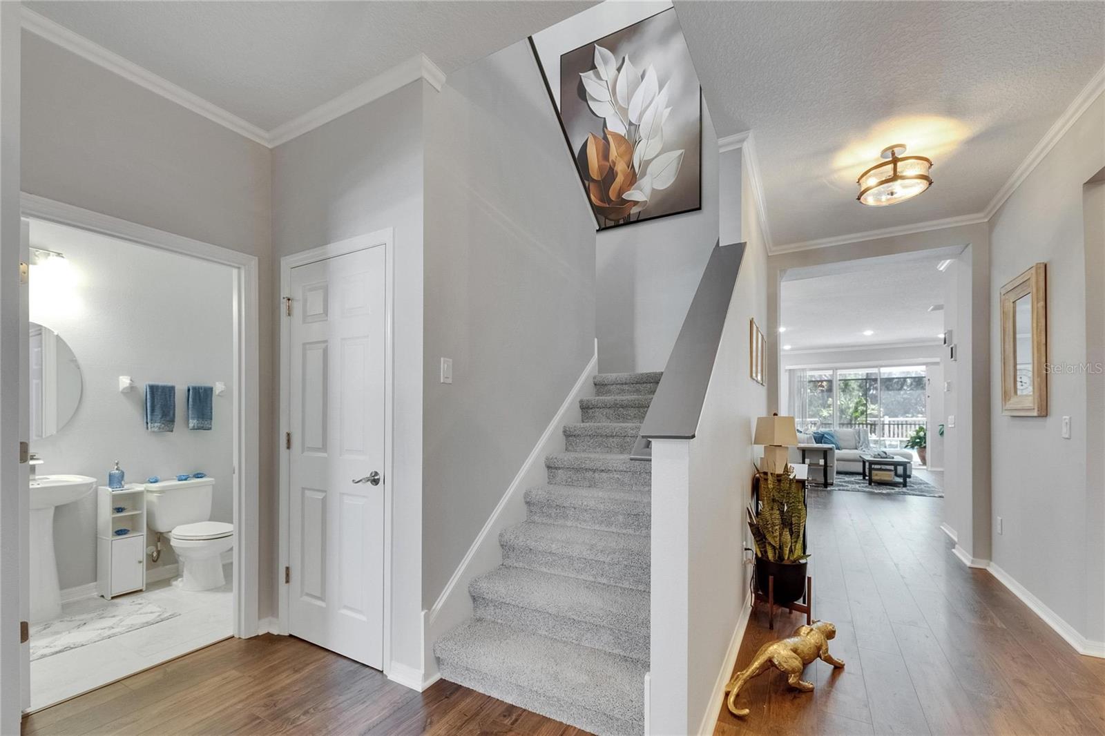 Listing photo id 31 for 5026 Bromeliad Avenue