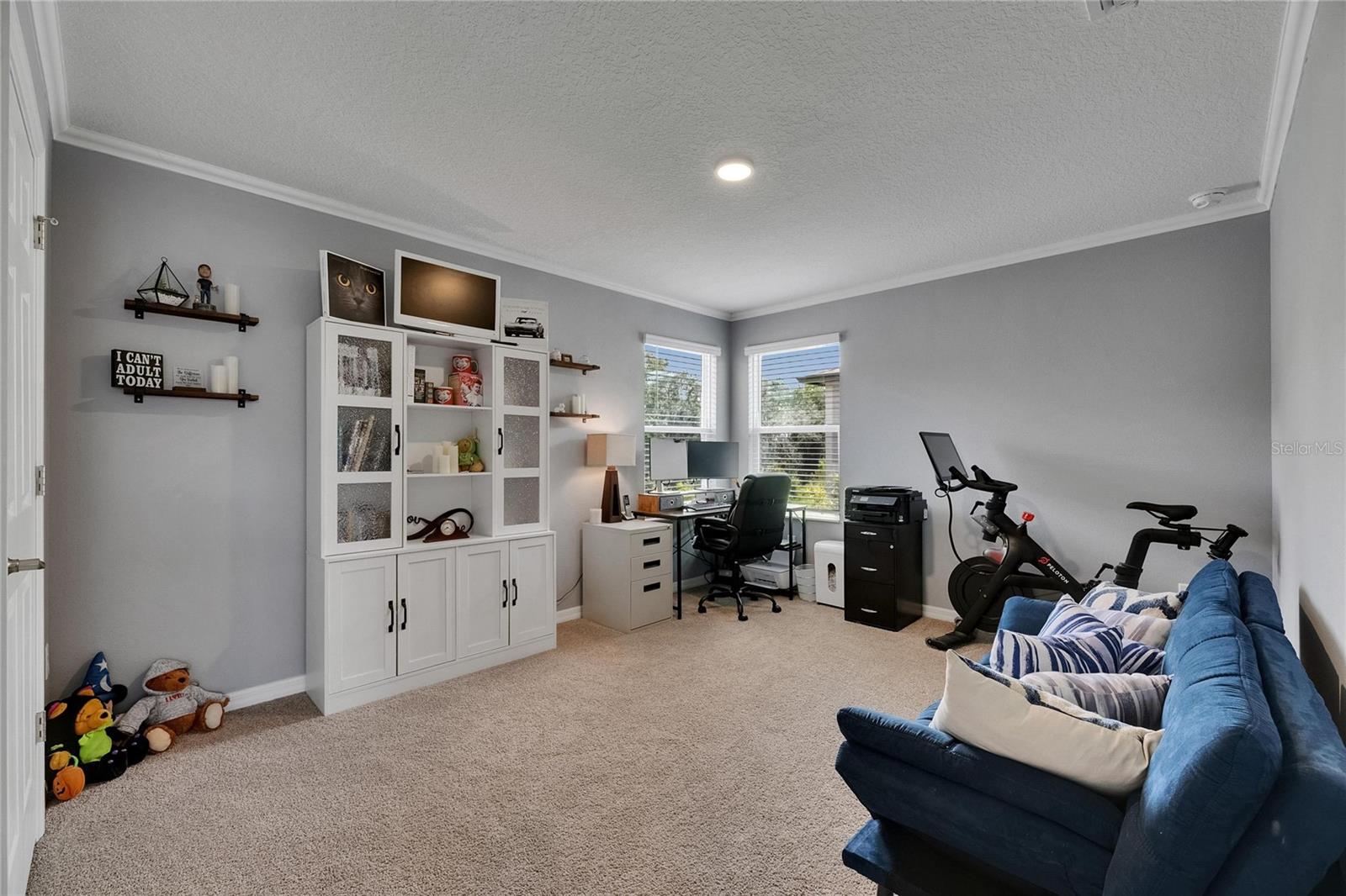Listing photo id 34 for 5026 Bromeliad Avenue