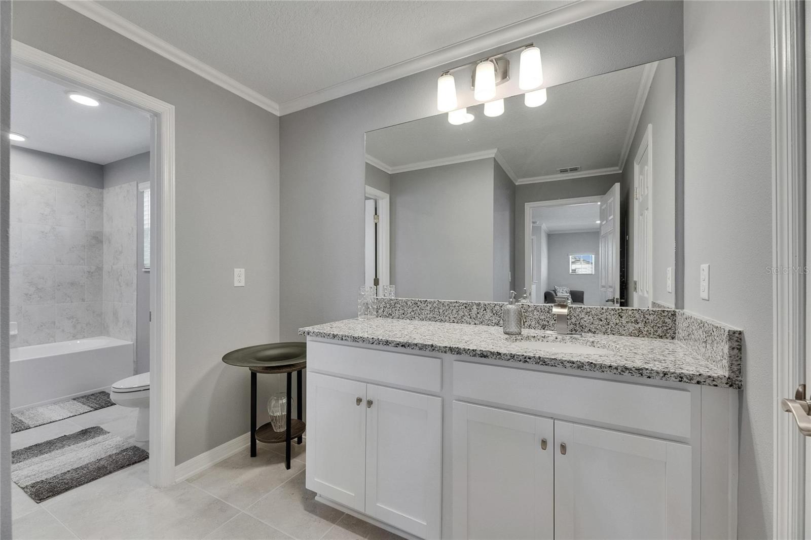 Listing photo id 36 for 5026 Bromeliad Avenue