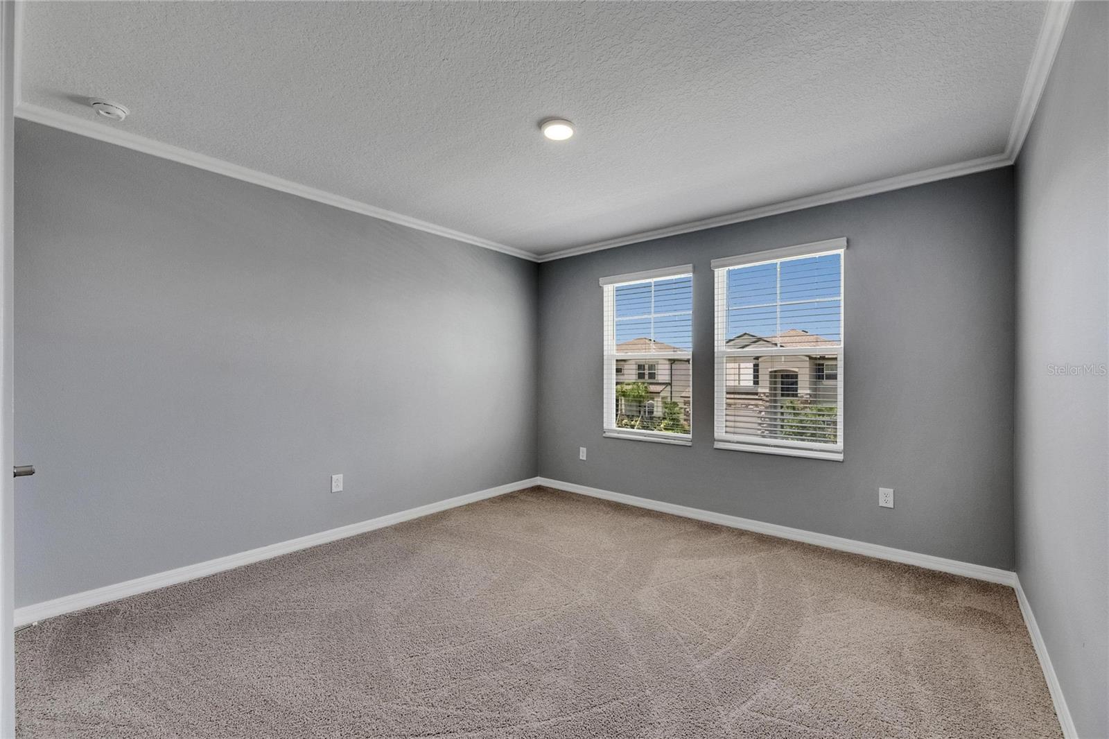 Listing photo id 38 for 5026 Bromeliad Avenue