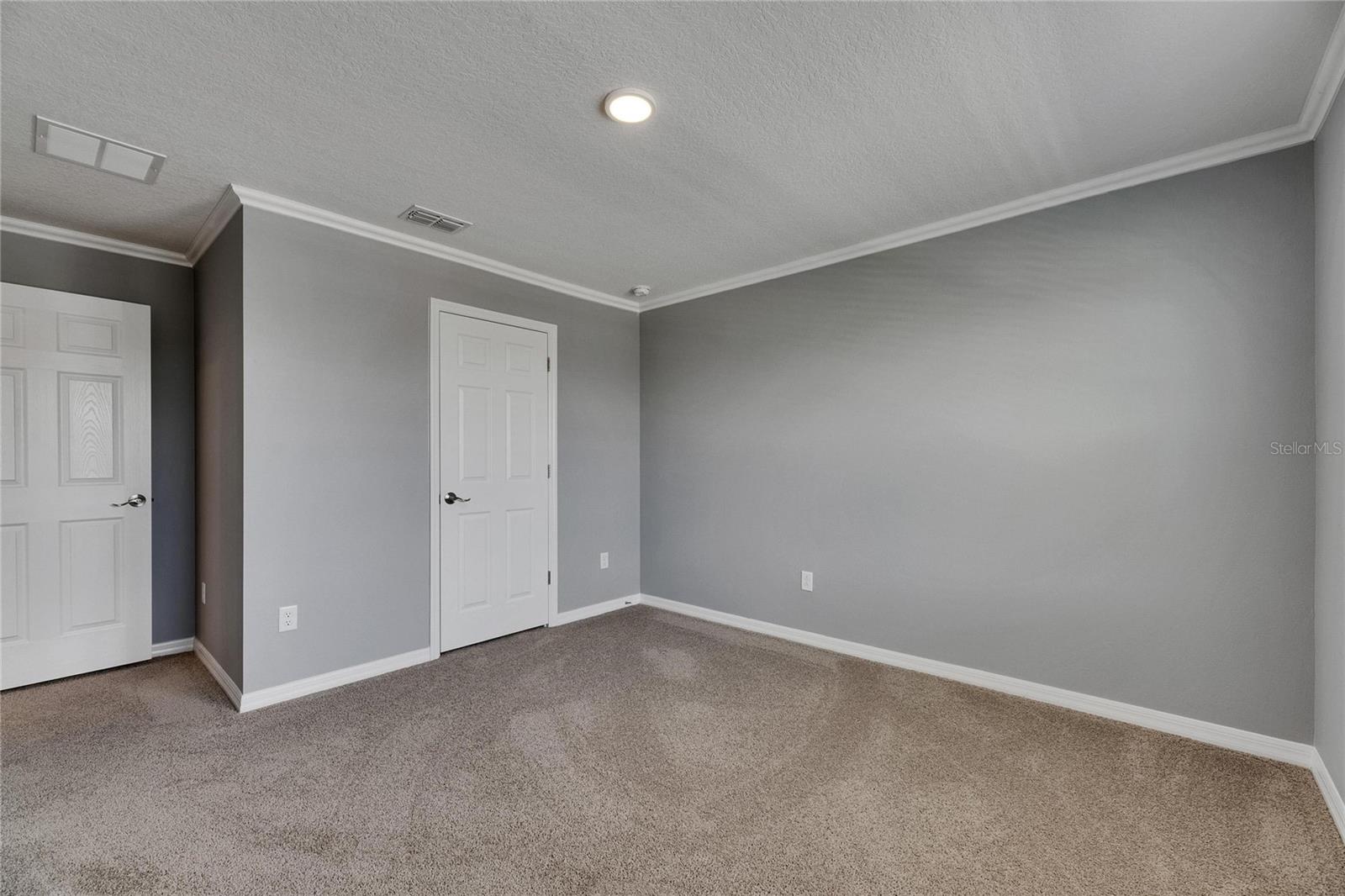 Listing photo id 39 for 5026 Bromeliad Avenue