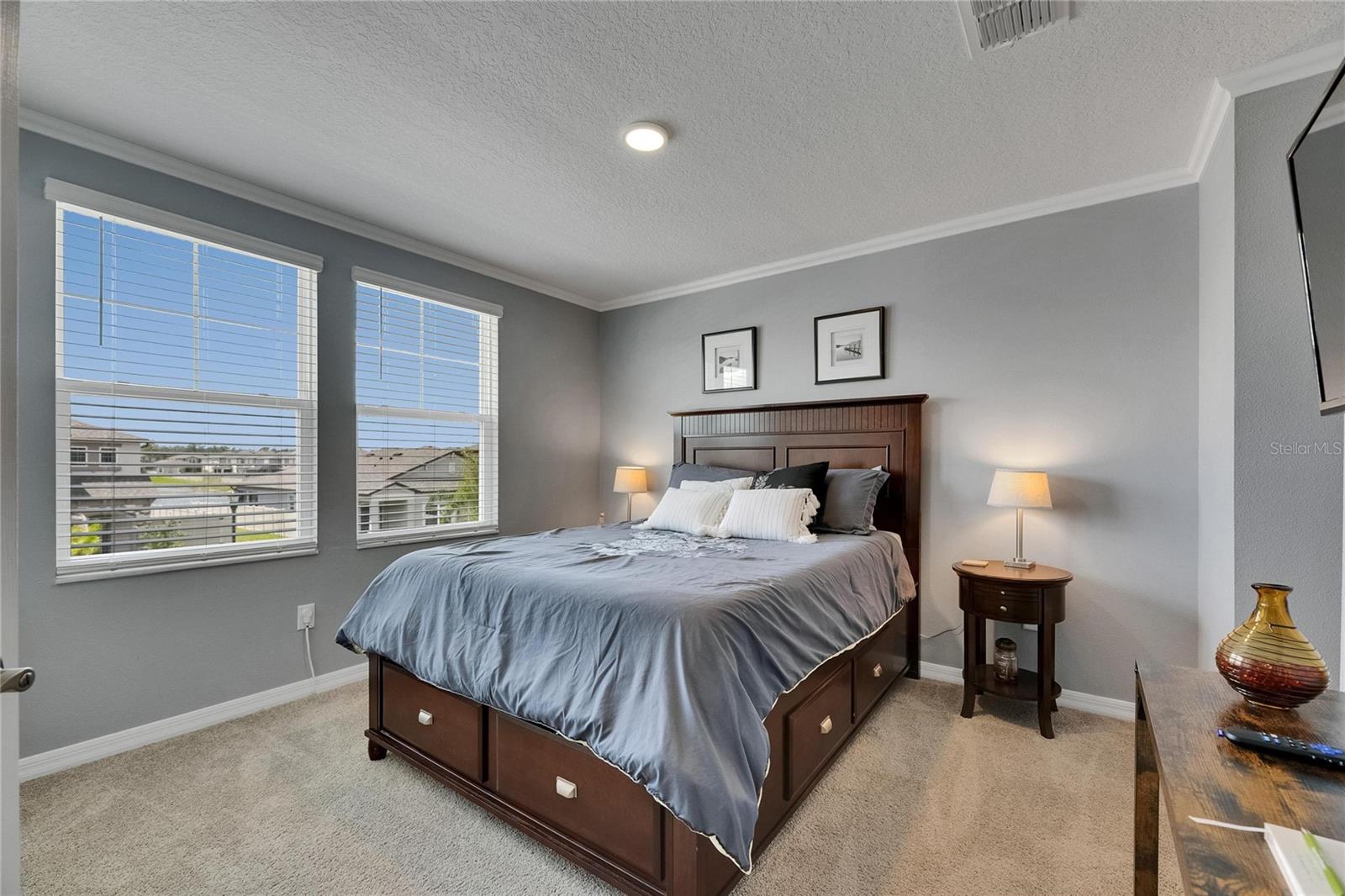 Listing photo id 40 for 5026 Bromeliad Avenue