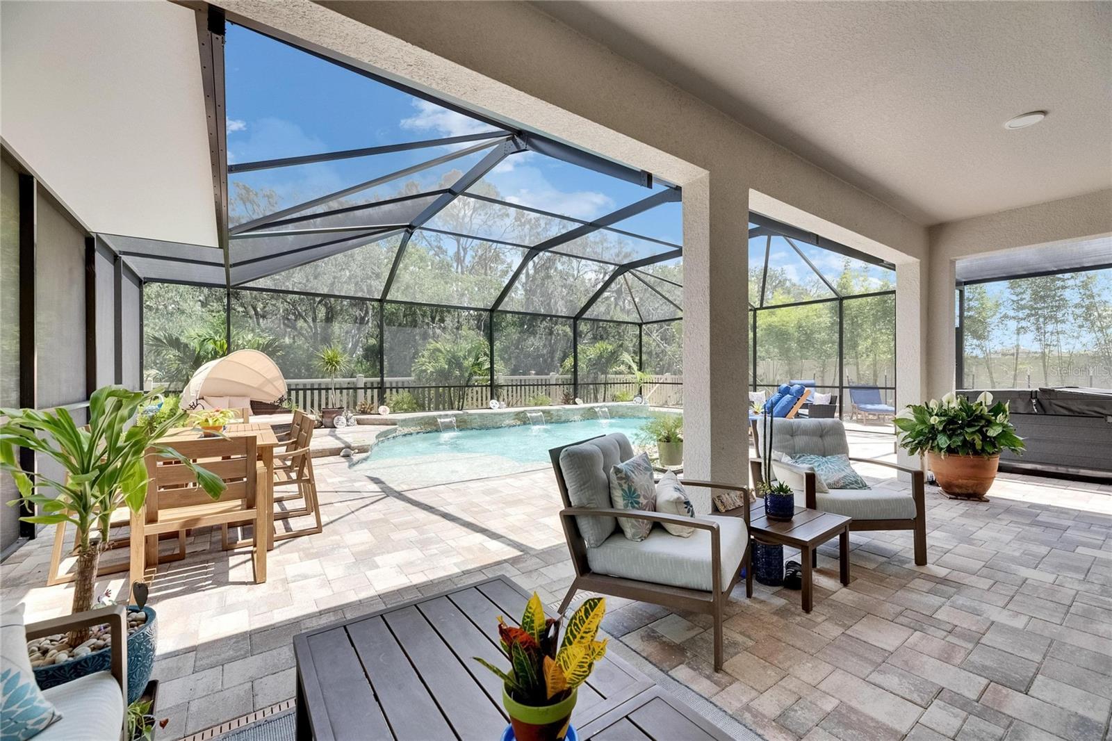 Listing photo id 44 for 5026 Bromeliad Avenue