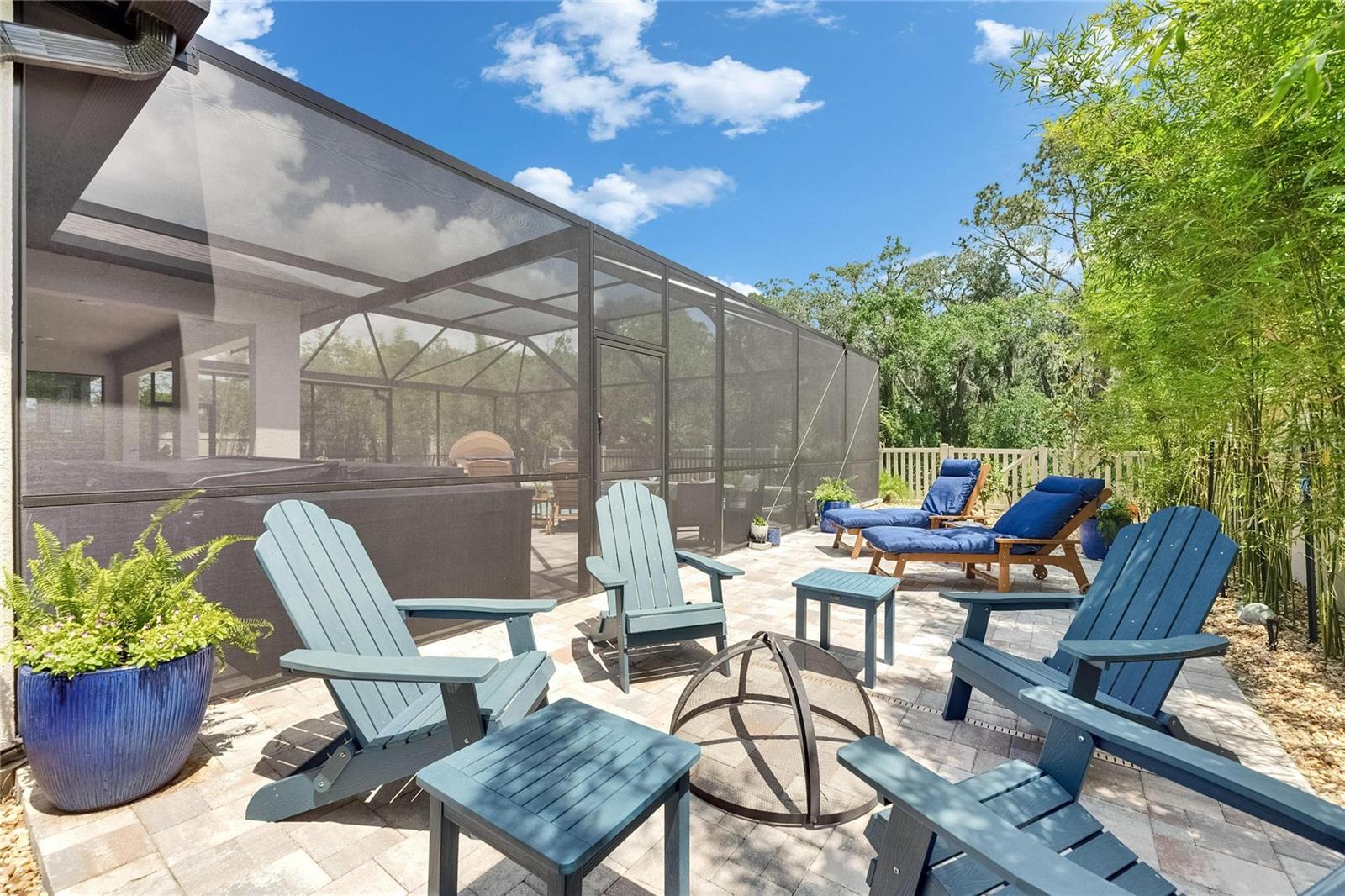 Listing photo id 48 for 5026 Bromeliad Avenue