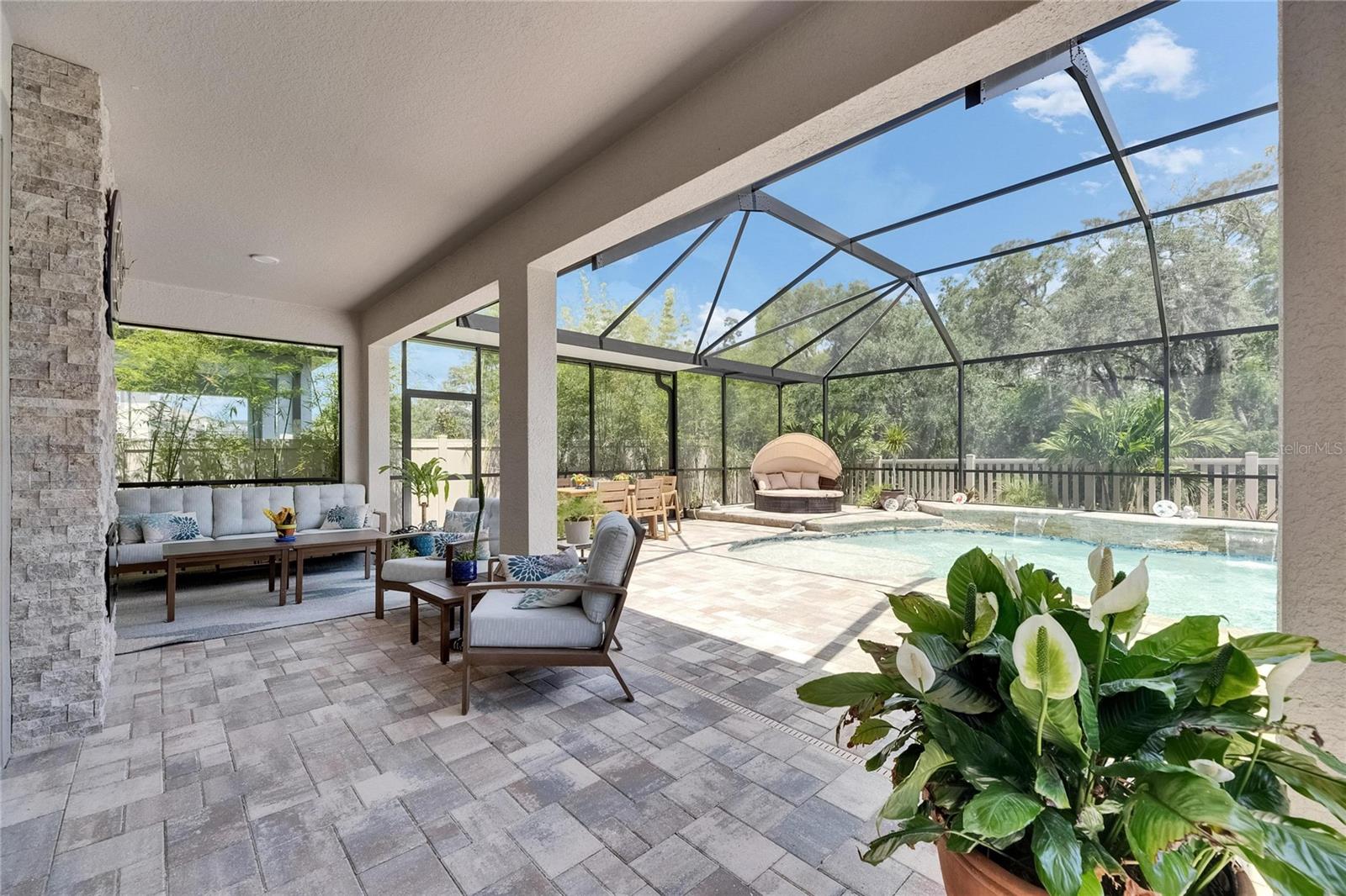 Listing photo id 49 for 5026 Bromeliad Avenue