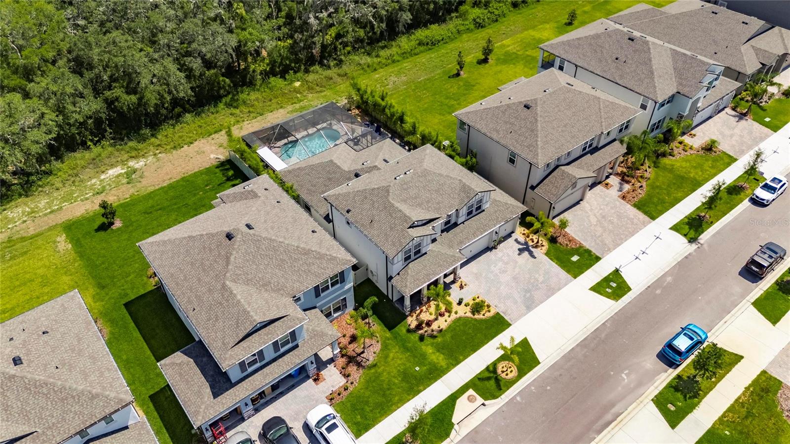 Listing photo id 57 for 5026 Bromeliad Avenue