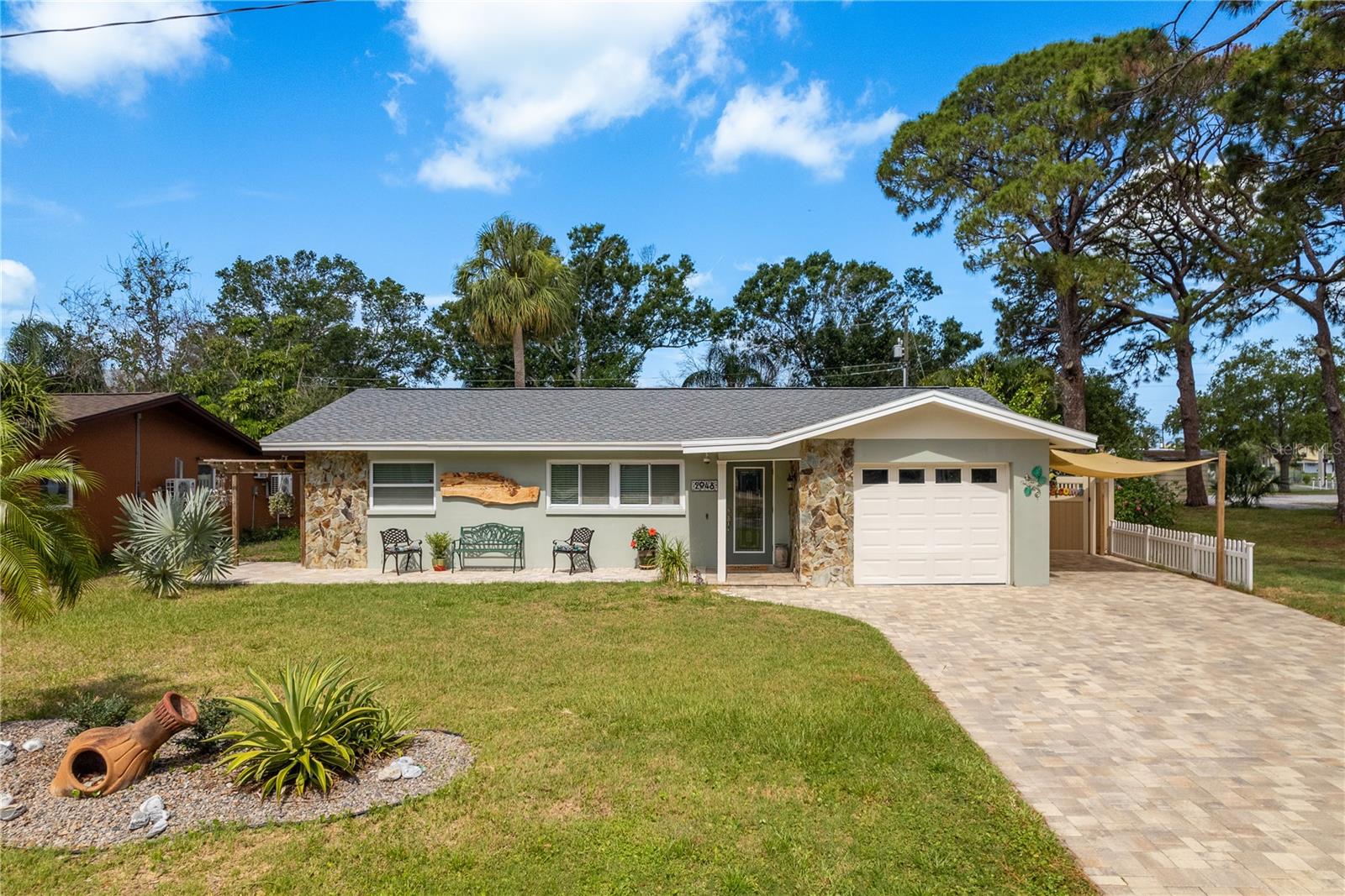Details for 2048 Douglas Avenue, DUNEDIN, FL 34698