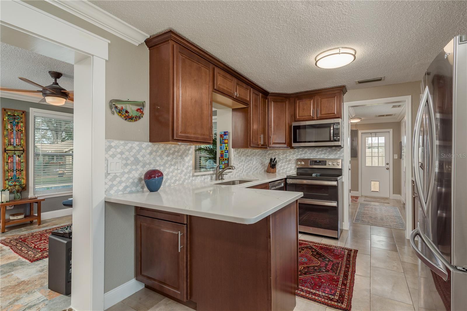 Image 10 of 50 For 2048 Douglas Avenue