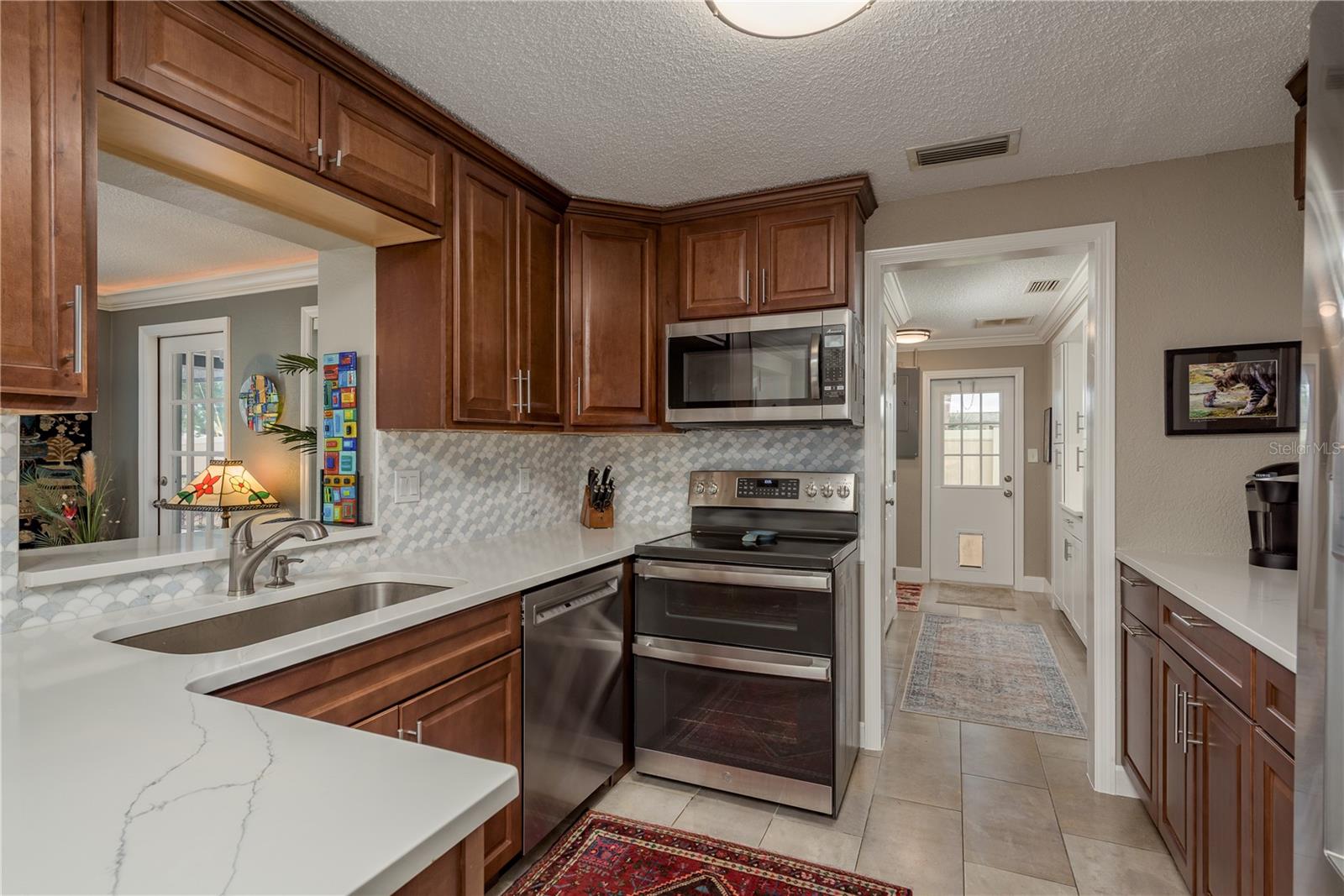 Image 11 of 50 For 2048 Douglas Avenue