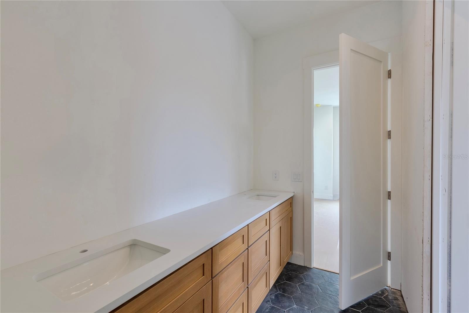 Image 22 of 39 For 4311 Sevilla Street