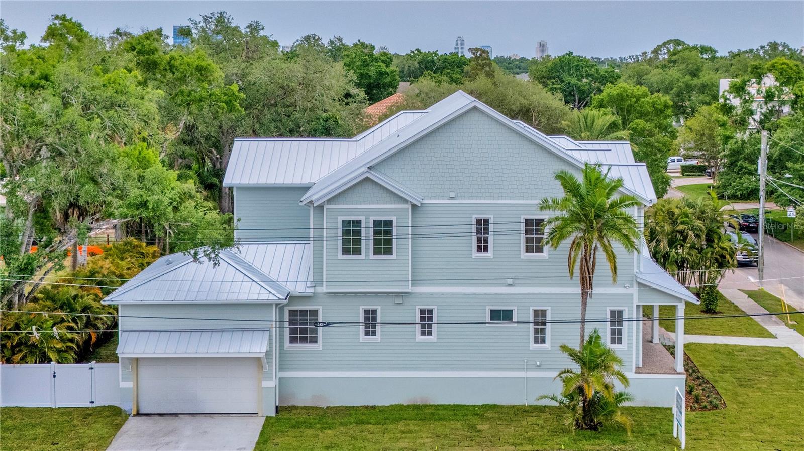 Image 4 of 39 For 4311 Sevilla Street
