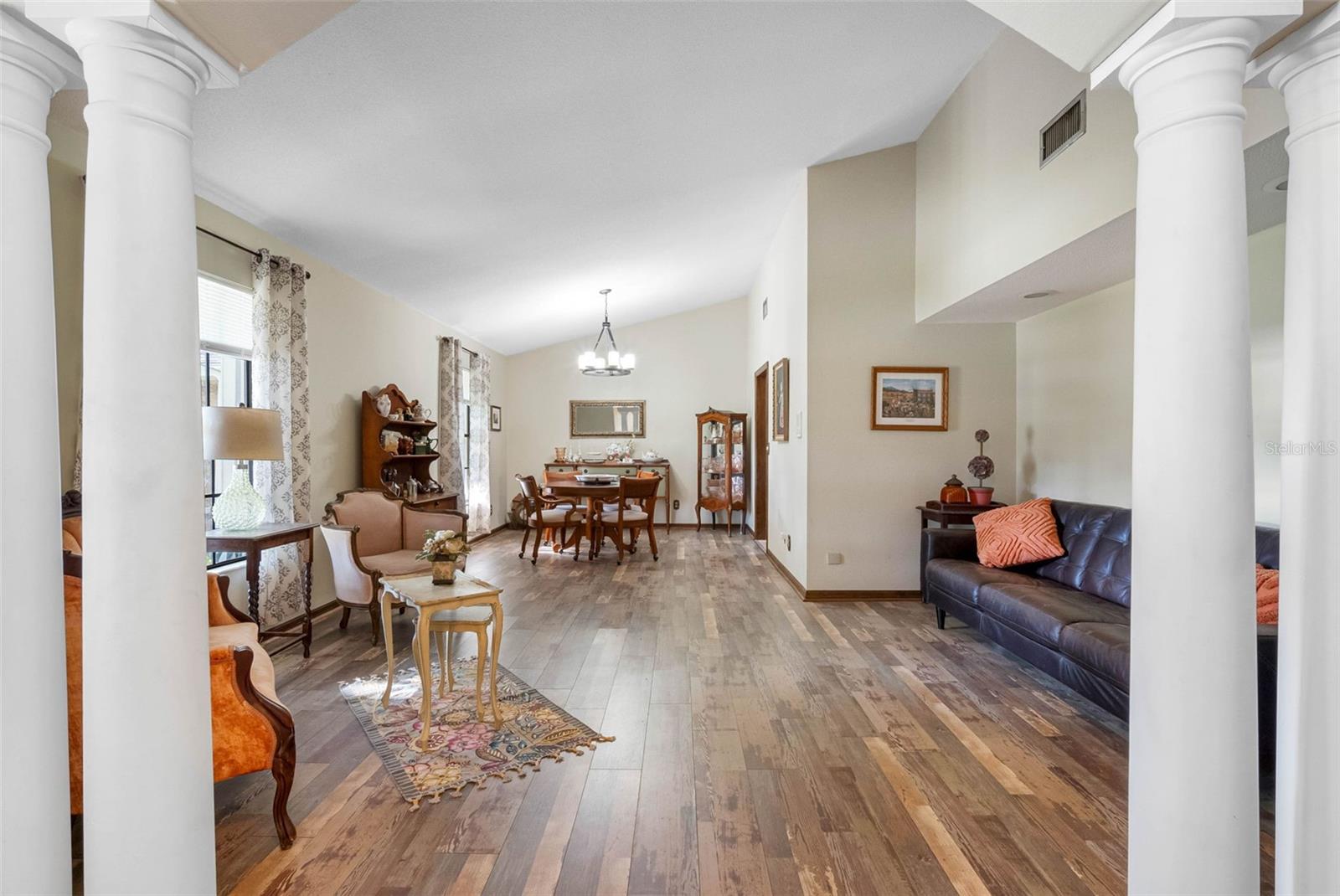 Listing photo id 11 for 11109 Winn Road