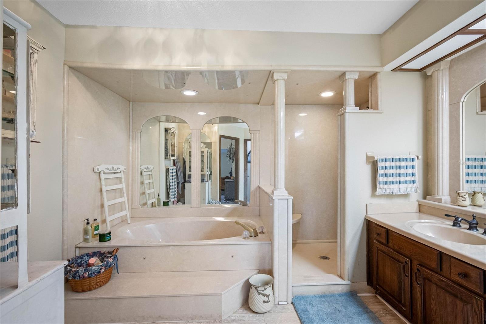Listing photo id 32 for 11109 Winn Road