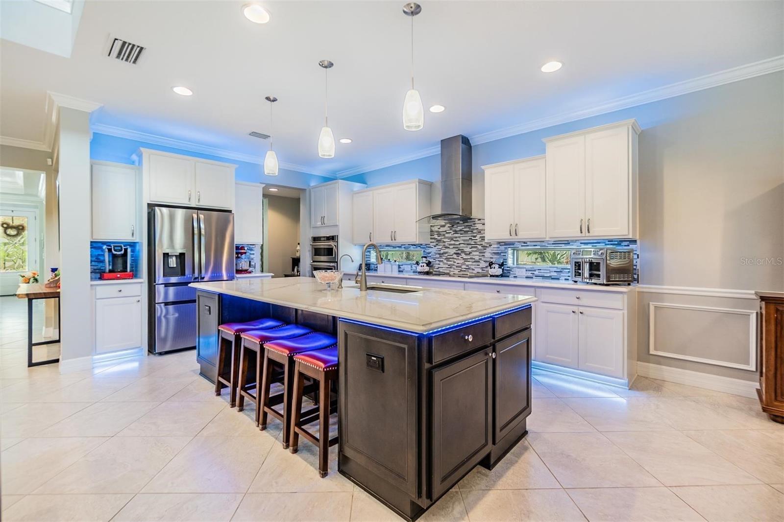 Listing photo id 13 for 10313 Scarlet Chase Drive
